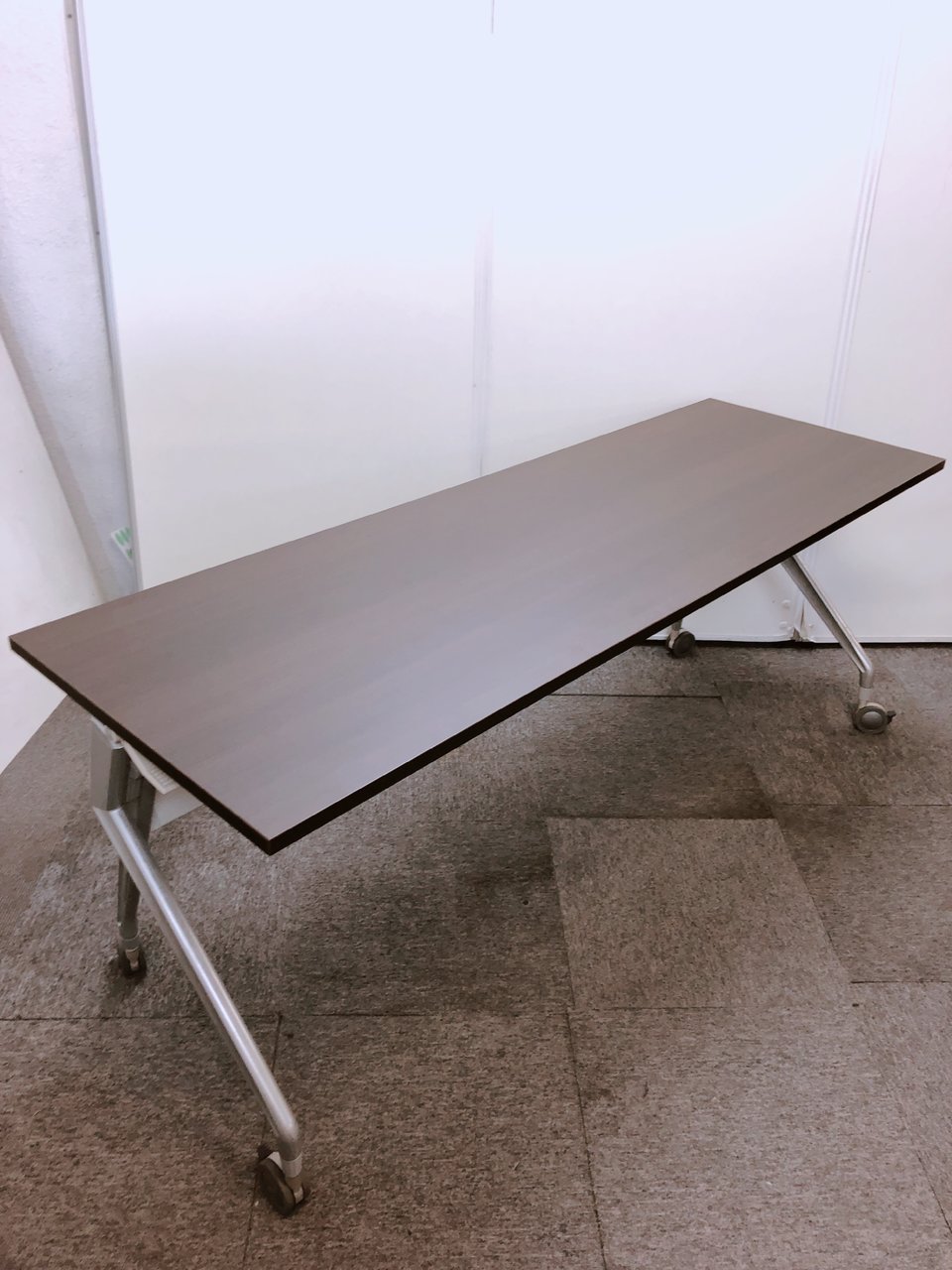 【会議、休憩、イベント用に】スタックテーブル　折りたたみ可能
                        STHシリーズ 
                                    中古
            