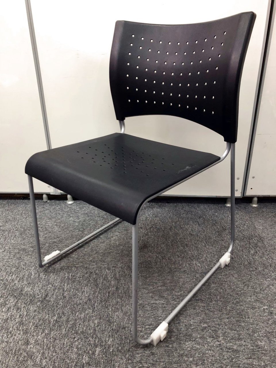 【商品入替えのため、2脚限り　50%OFF】汚れが目立ちにくく、掃除も簡単！！
                        NSC-N10・15 チェア 
                                    中古
            