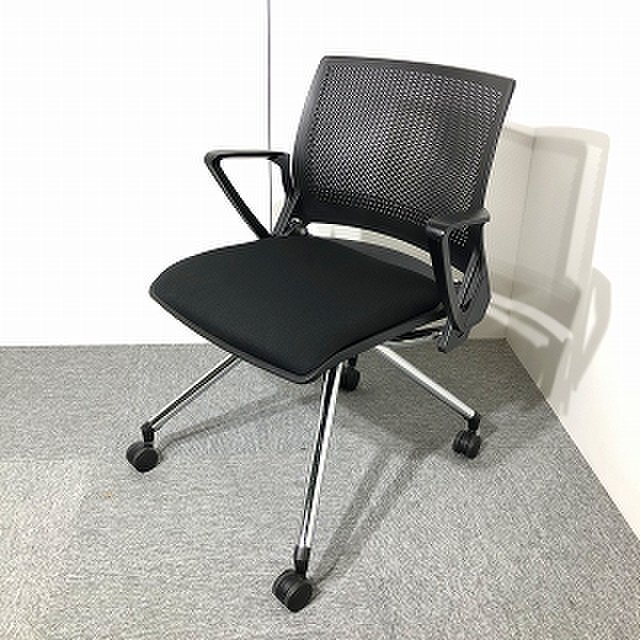 【ロット入荷】お洒落な肘付きミーティングチェアが大量入荷！！【関西倉庫在庫】
                        クリール 
                                    中古
            