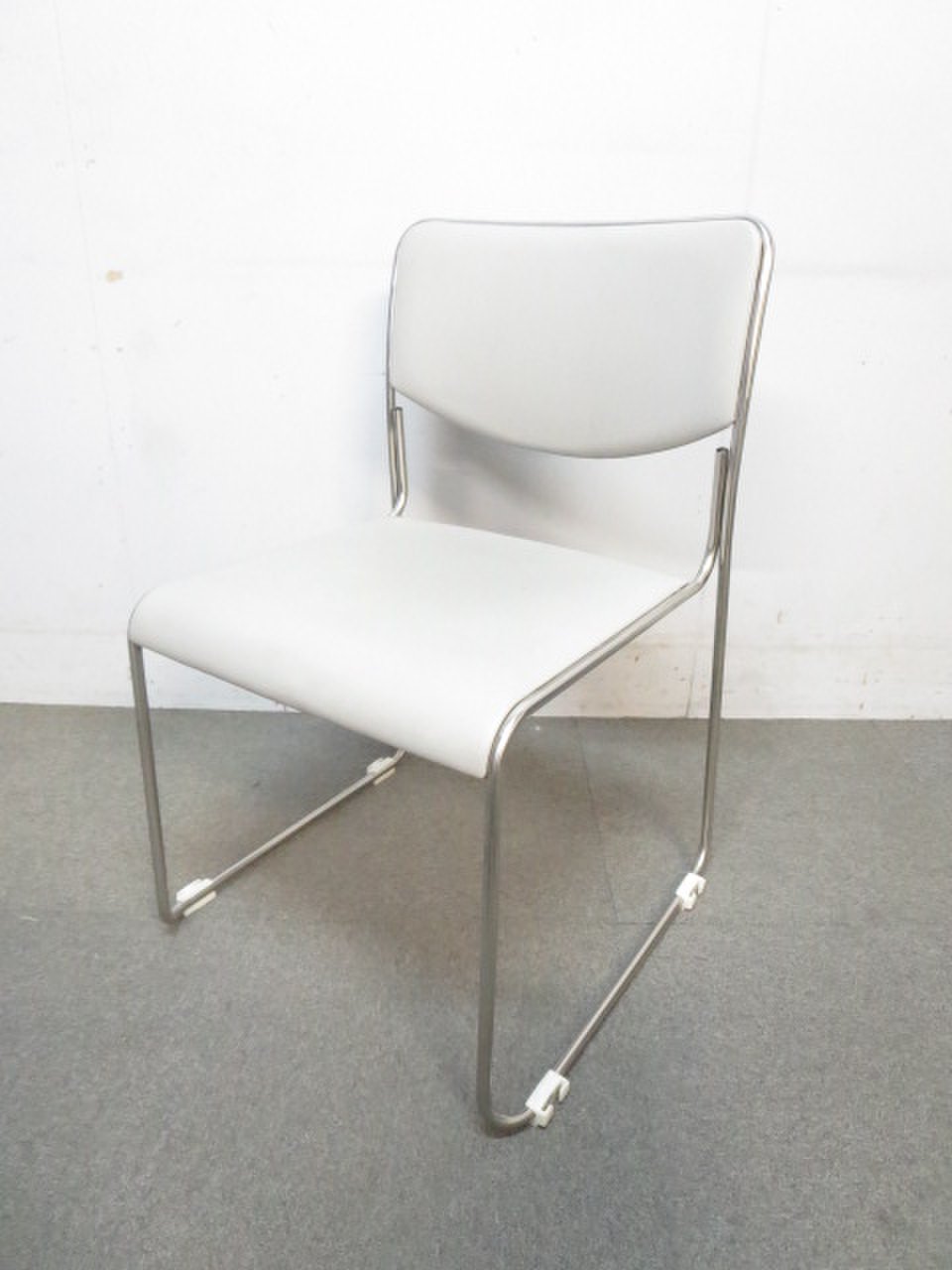 中古】 ライオン スタッキングチェア 291960 - 中古オフィス家具 中古】 ライオン スタッキングチェア 291960 - 中古オフィス家具