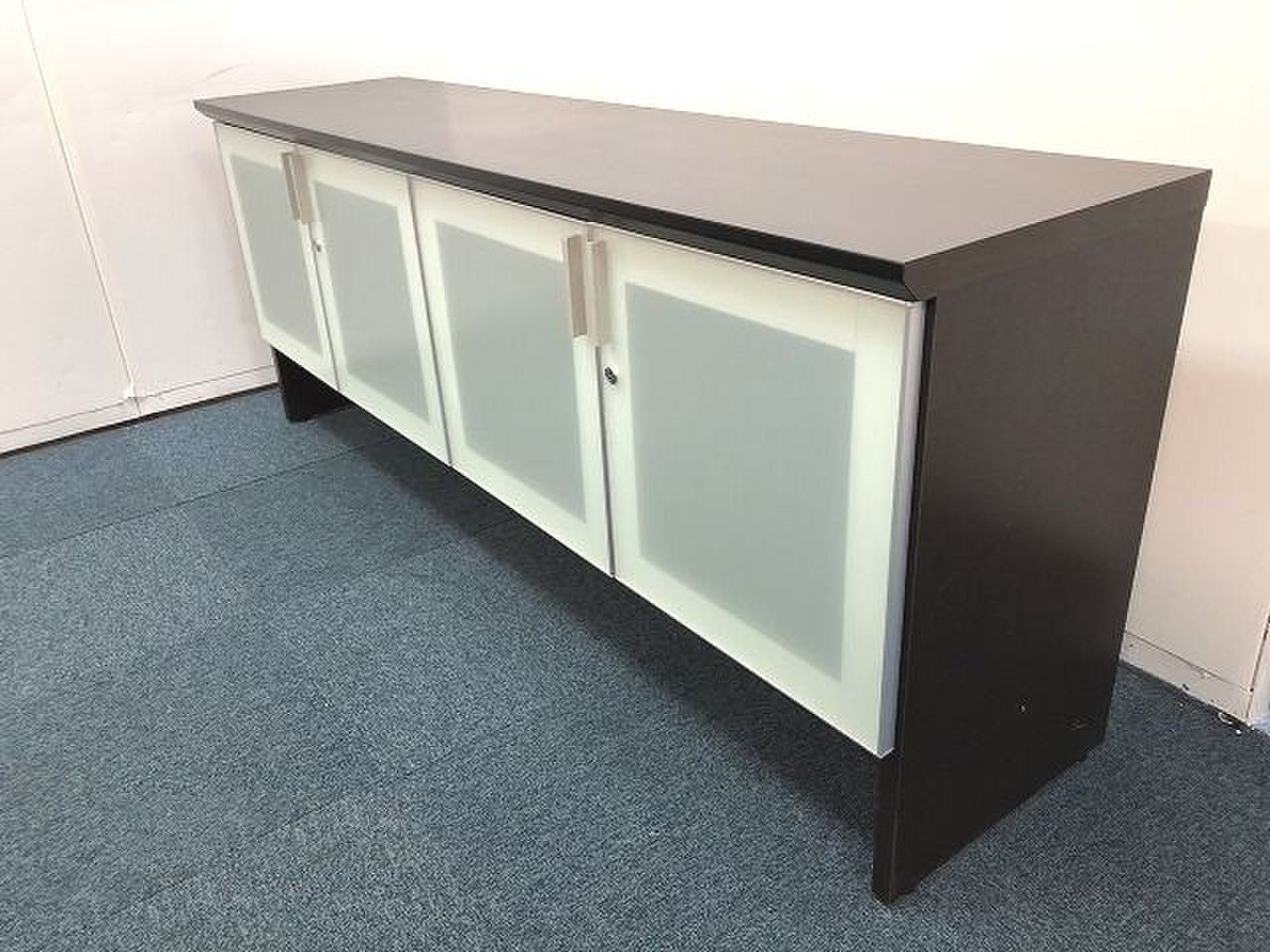 注目商品！！【役員用サイドボードの入荷です！！】
                        VX
                                    中古
            