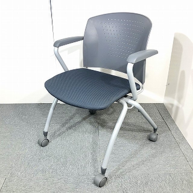 【大量入荷！！】オフィス定番のスタッキングチェア！アイコ製｜グレー　
                        MC-300
                                    中古
            