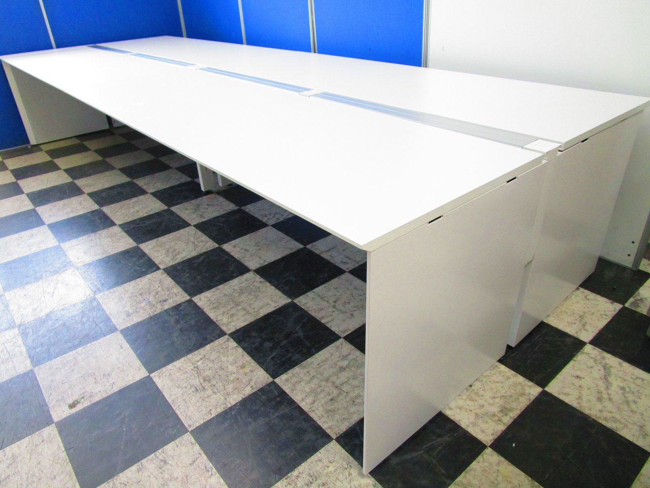 【商品入替え30％お安くなりました！】幅4000ｍｍ仕様◆これがオフィスのトレンド！フリアドデスク◆コクヨ製λ
                        ワークヴィスタ 
                                    中古
            