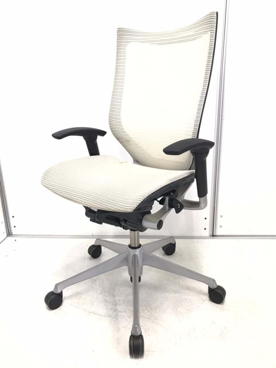 【限定1脚！！】雰囲気を明るくしてくれるホワイトバロン！
                        バロン 
                                    中古
            