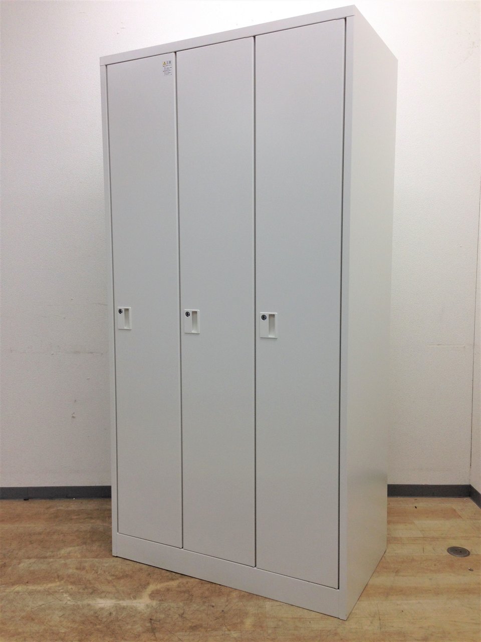 【中古】W型 HDW-0931S-W9 イトーキ/ITOKI 3人用更衣ロッカー 292595