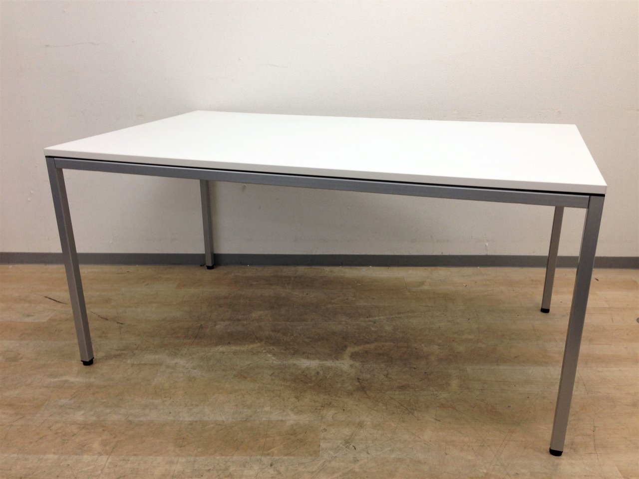 【図面を書くのに最適！大きめ】オカムラ製　トレッセシリーズ　ホワイト色
                        トレッセ 
                                    中古
            