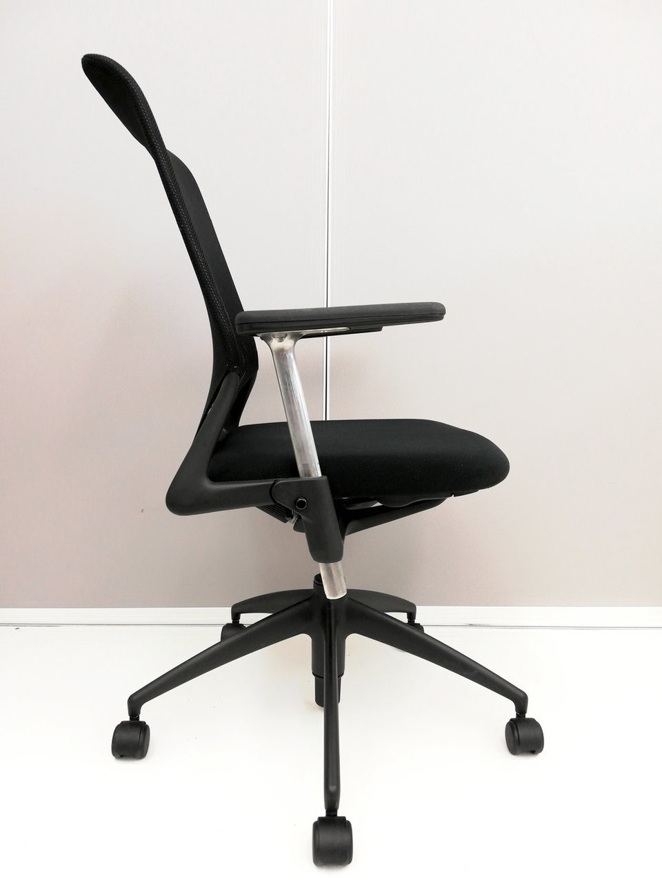 中古】メダチェア vitra/ヴィトラ 肘付ハイバックチェア 280200
