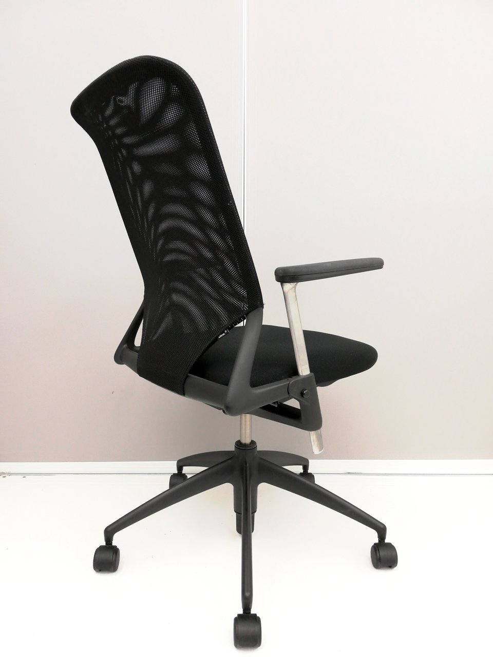 中古】メダ2チェア vitra/ヴィトラ 肘付ハイバックチェア