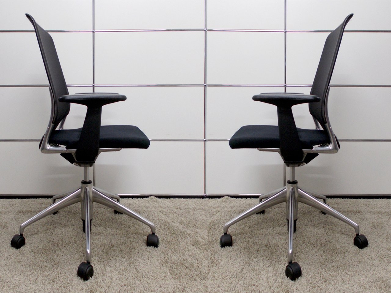 メダチェア vitra/ヴィトラ 肘付ハイバックチェア 中古】 vitra/ヴィトラ 肘付ハイバックチェア 520125 - 中古