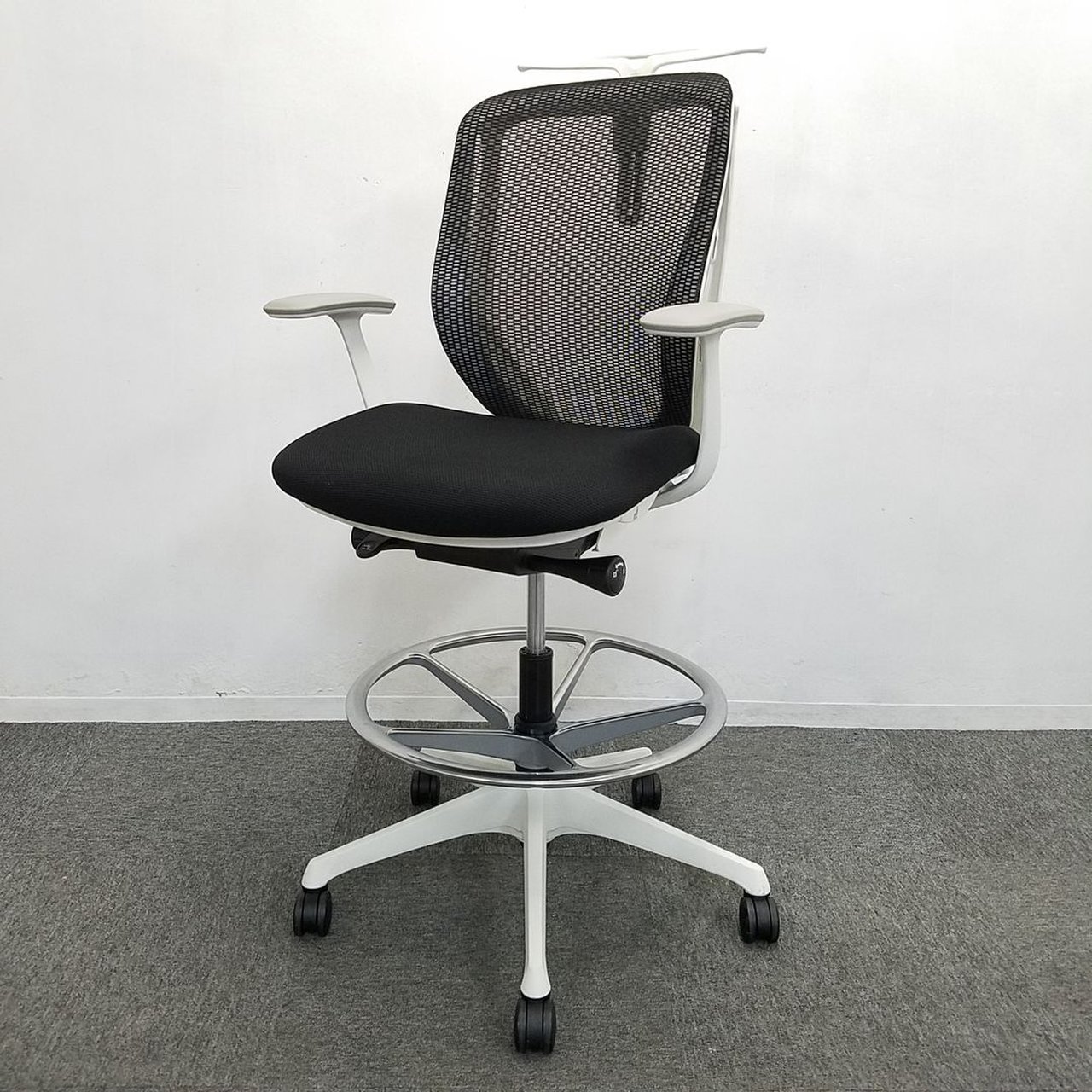 【1脚限定】シルフィーの受付用チェア限定入荷！中古　オフィスチェア　OAチェア
                        シルフィー（クッション） 
                                    中古
            