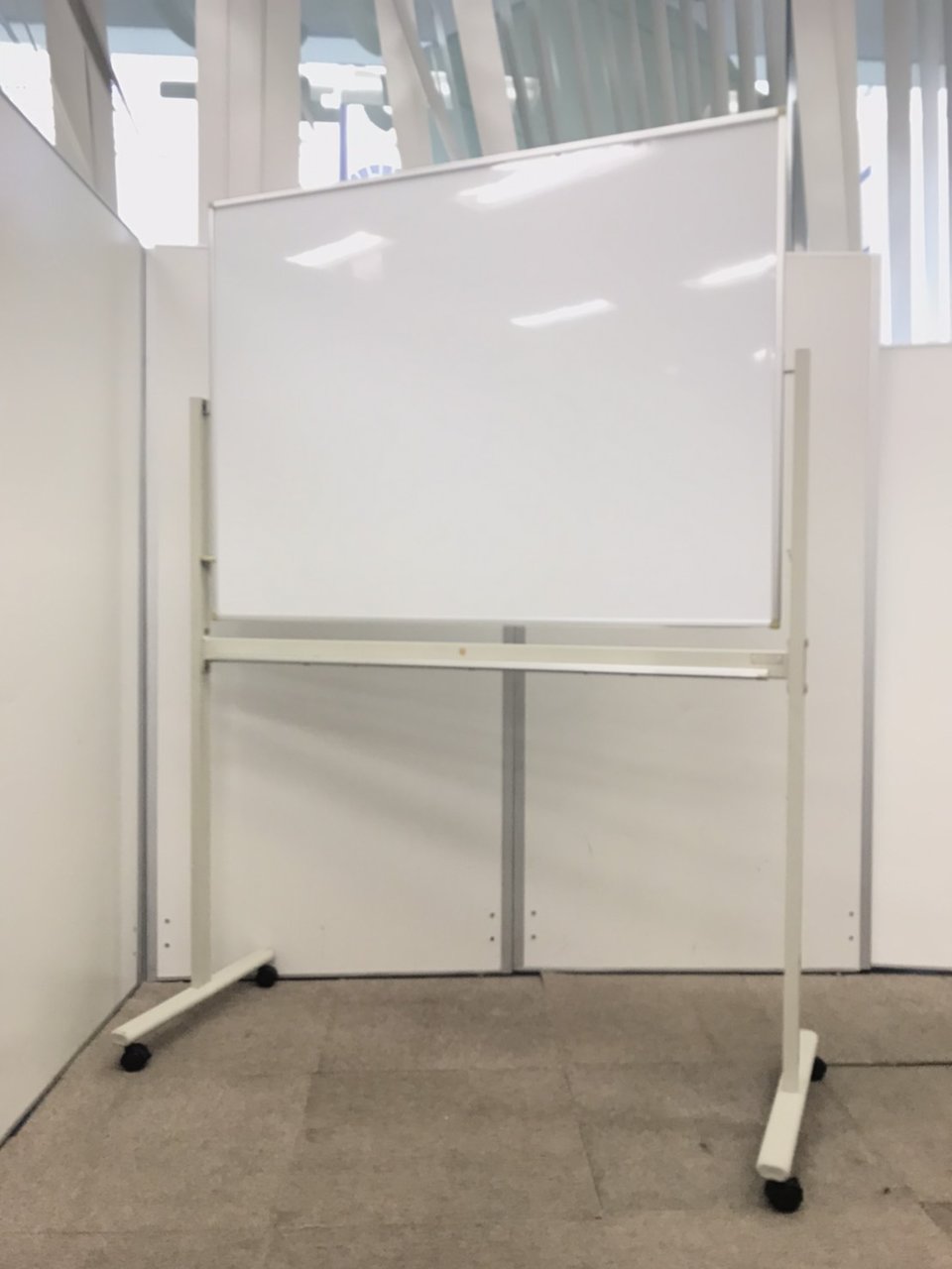 【必要品】自立式ホワイトボード！幅1200ｍｍ高さ1800ｍｍ！会議室におすすめ
                        その他シリーズ
                                    中古
            