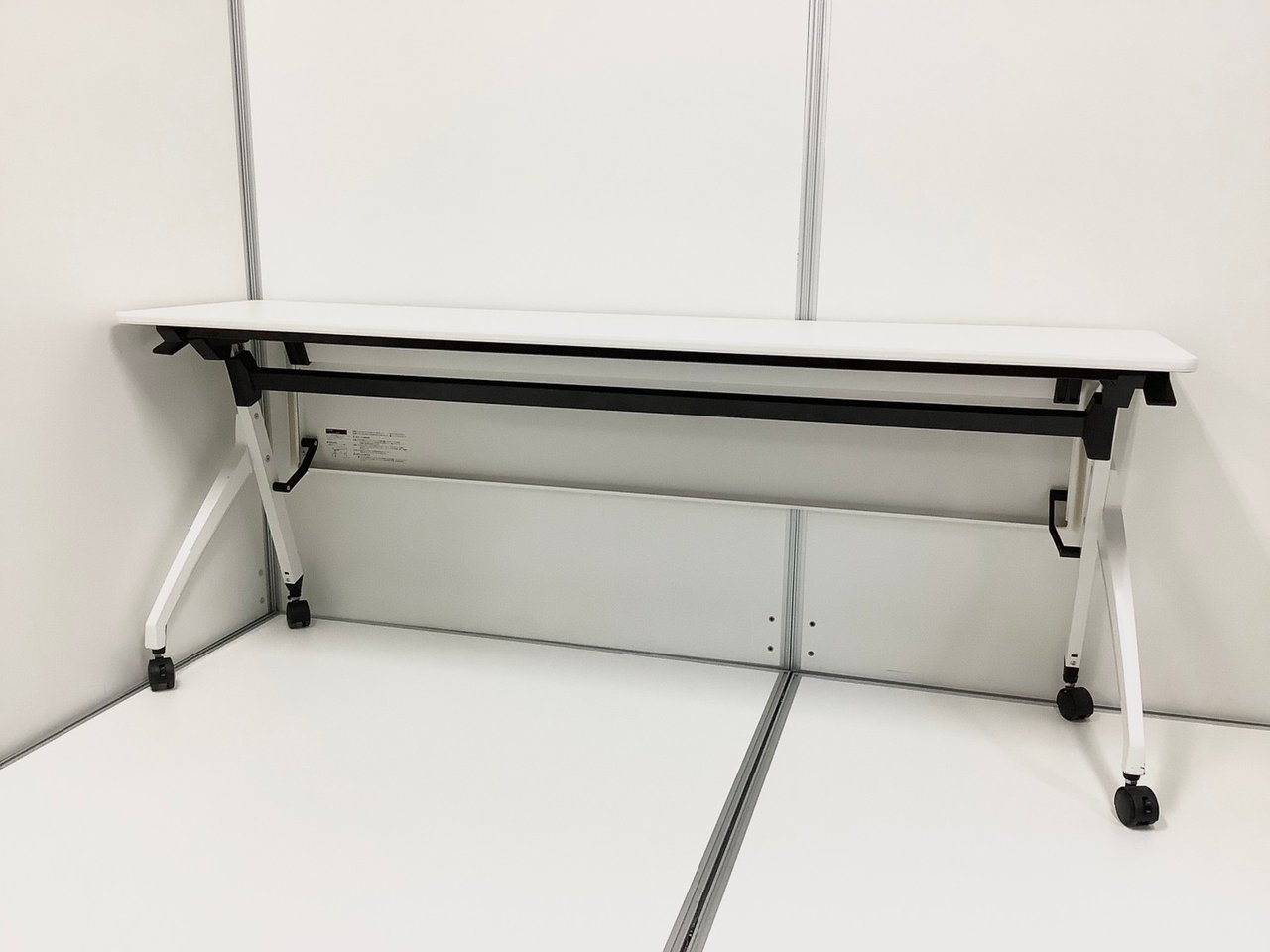 大人気／定番／稀少品／幕板（ホワイト）／在庫入替セール／現品限定／50%OFF　◆イトーキ／ITOKI◆スクート／squto　※本体カラー：ホワイトW
                        スクート 
                                    中古
            