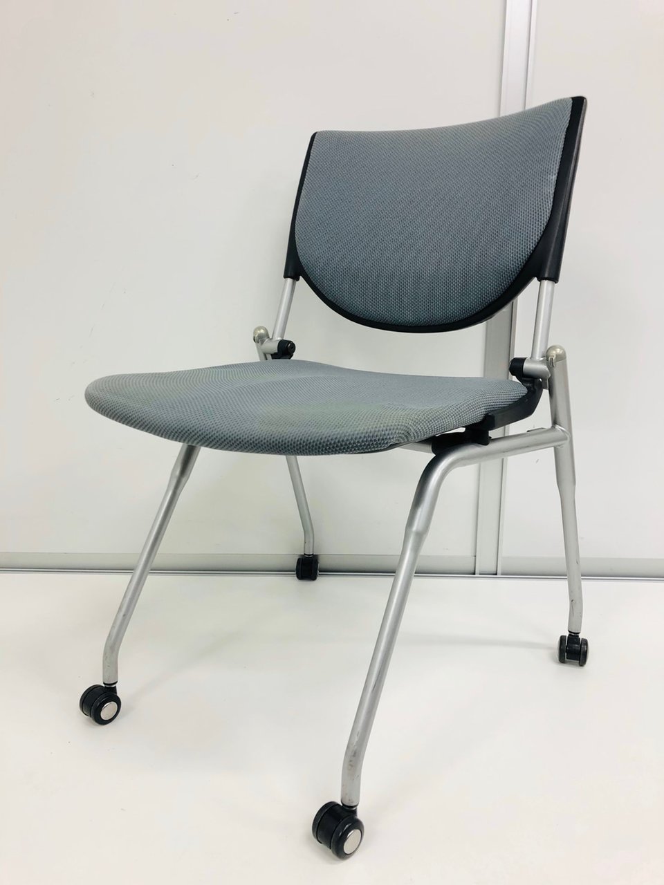 【柏倉庫在庫品】【在庫入替特価！】
超定番シリーズ！
これを選べば間違えなし！
■オカムラ/プロスタック/カラー：グレー
                        プロスタック 
                                    中古
            