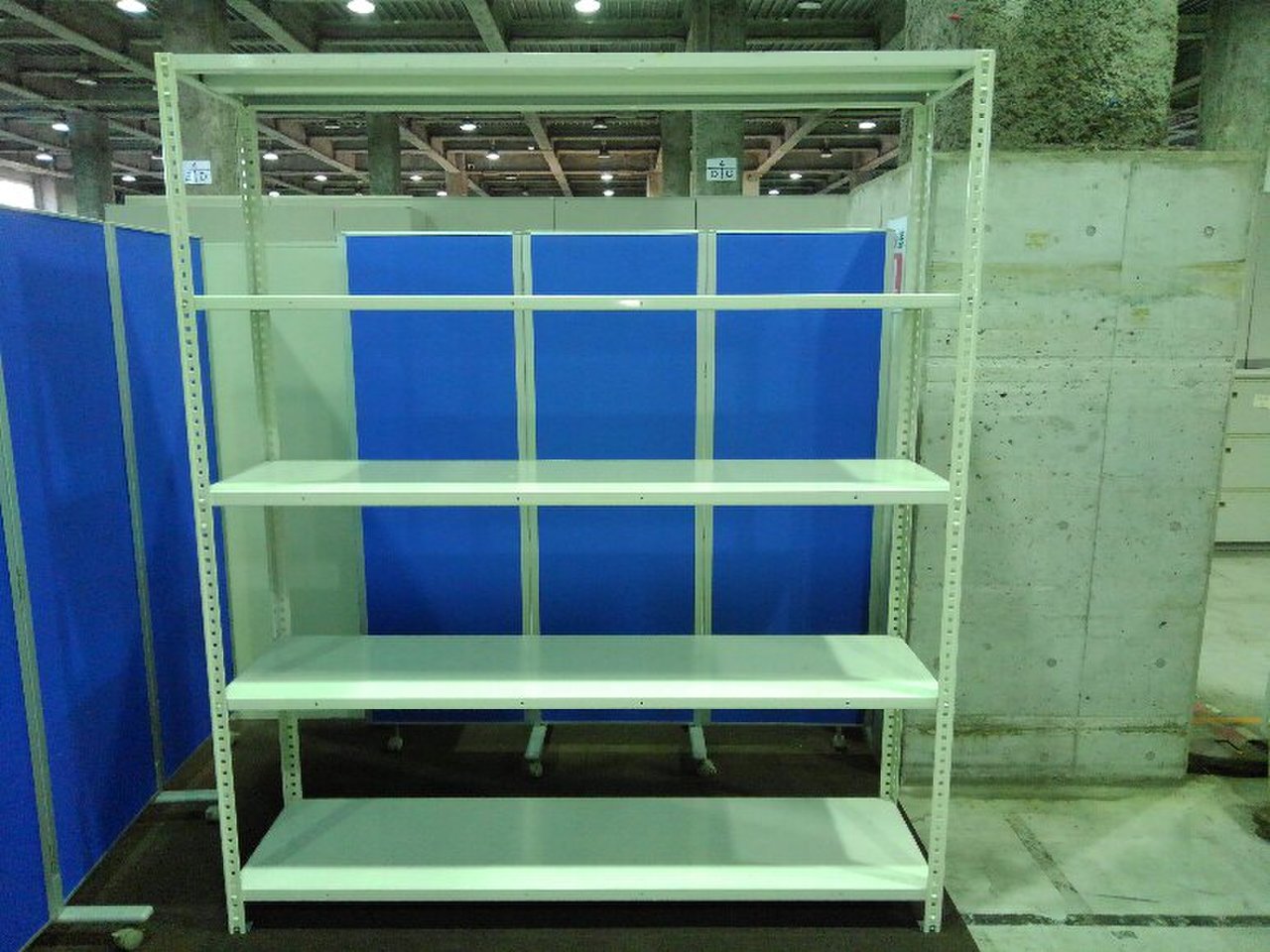 W1800のオカムラ・中古ラックが3台入荷しました！　天地5段　耐荷重：段/100kg　ボルトレスなので組立も簡単！　　
 ※マテハン本舗の中古商品は、千葉県柏市に在庫がございます。
                        不明
                                    中古
            