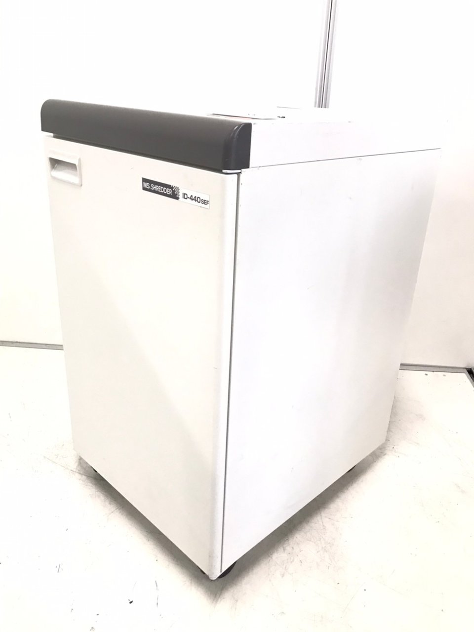 【限定1台！】新品時の同時裁断枚数45枚！シュレッダーをお探しの方はこちらがおすすめ!【J】【12】

                        MSシリーズ 
                                    中古
            