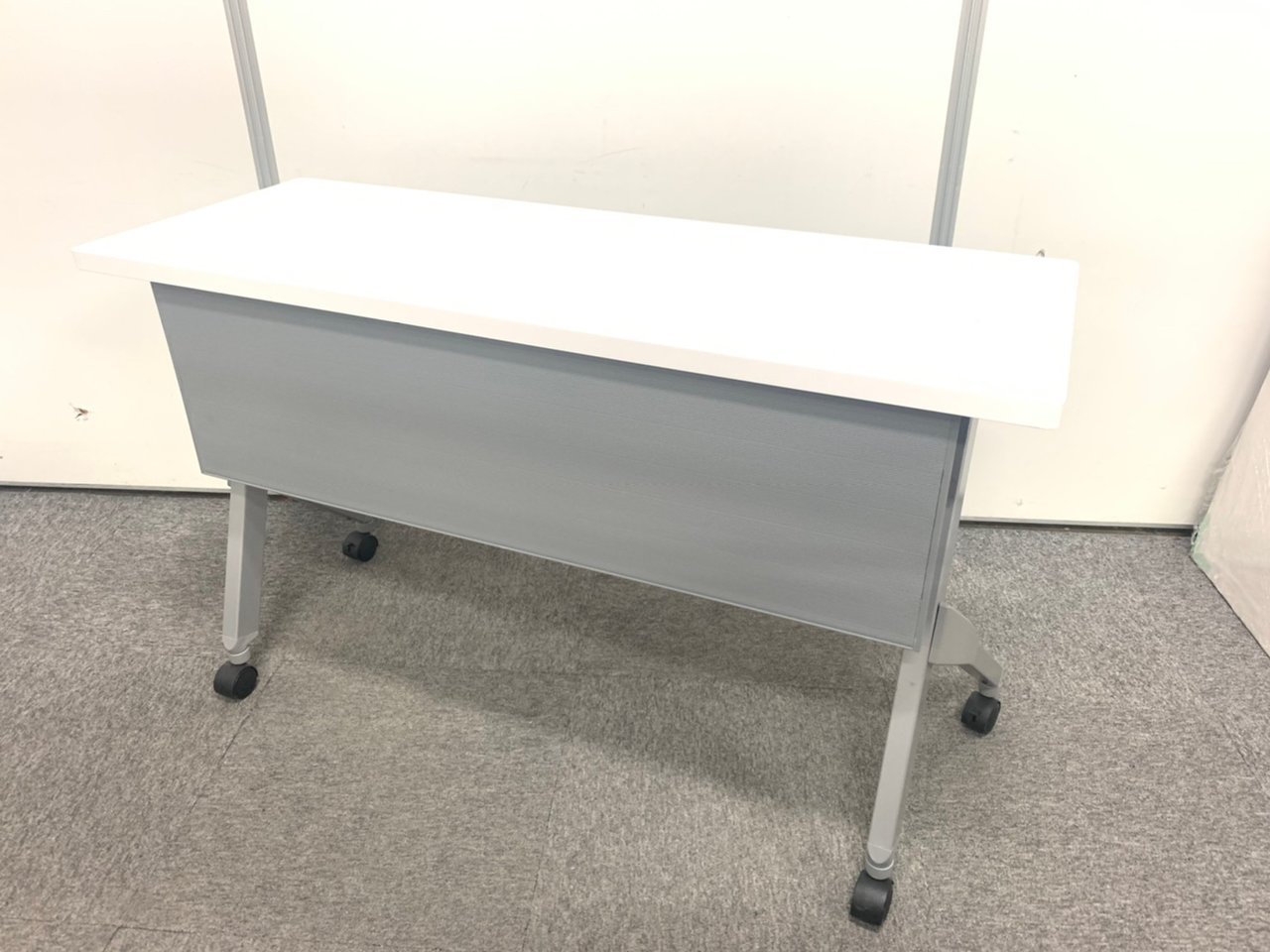 【限定6台！】人気のサイドスタックテーブル！　オカムラ製｜フラプター　W1500サイズ　折りたたみテーブル
                        フラプター 
                                    中古
            