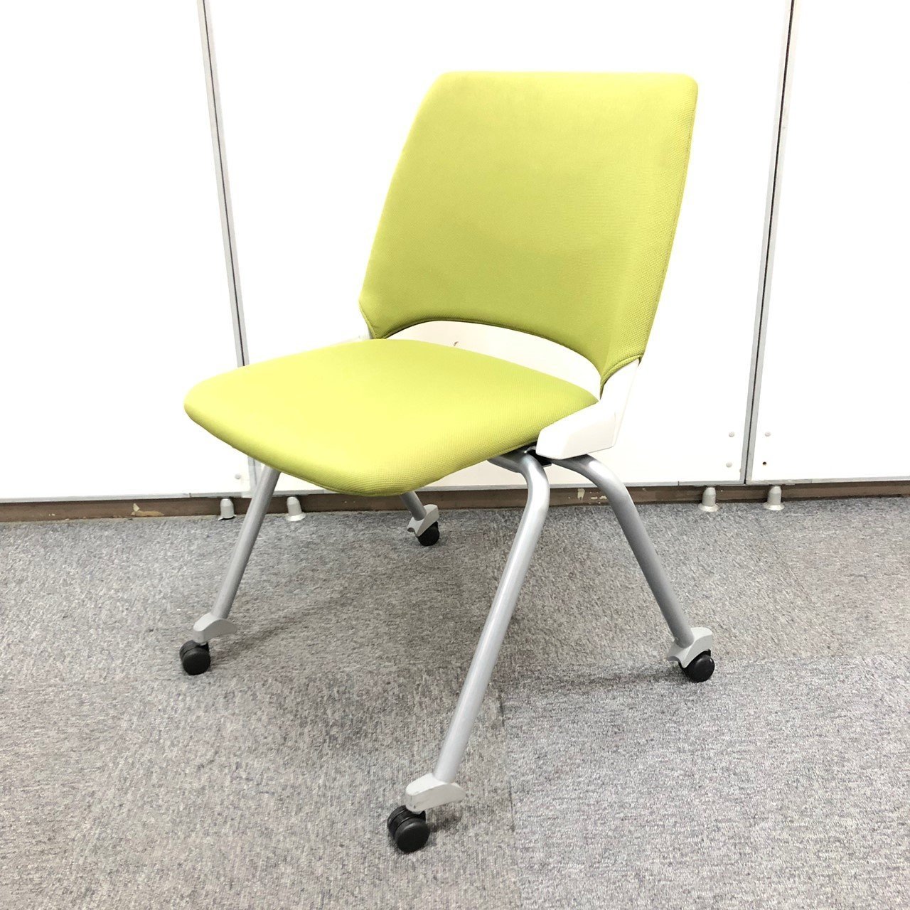 【8脚入荷】横にも縦にも重ねて収納できる優れもの！！ちょっとした作業椅子にもオススメです！！
                        FM-350C
                                    中古
            