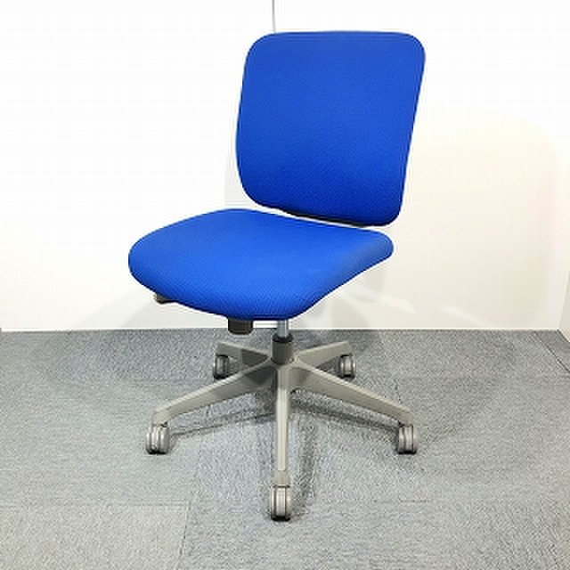 定番オフィスチェア　コスパ良好です。
｜事務椅子｜ブルー｜オカムラ【関西倉庫在庫】
                        CG-R 
                                    中古
            