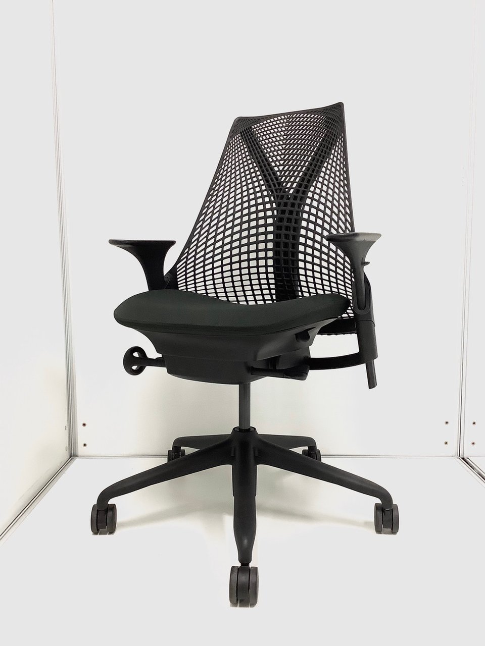 【中古】セイルチェアHerman Miller/ハーマンミラー 肘付ハイバックチェア 294382｜横浜本店｜中古オフィス家具ならオフィスバスターズ