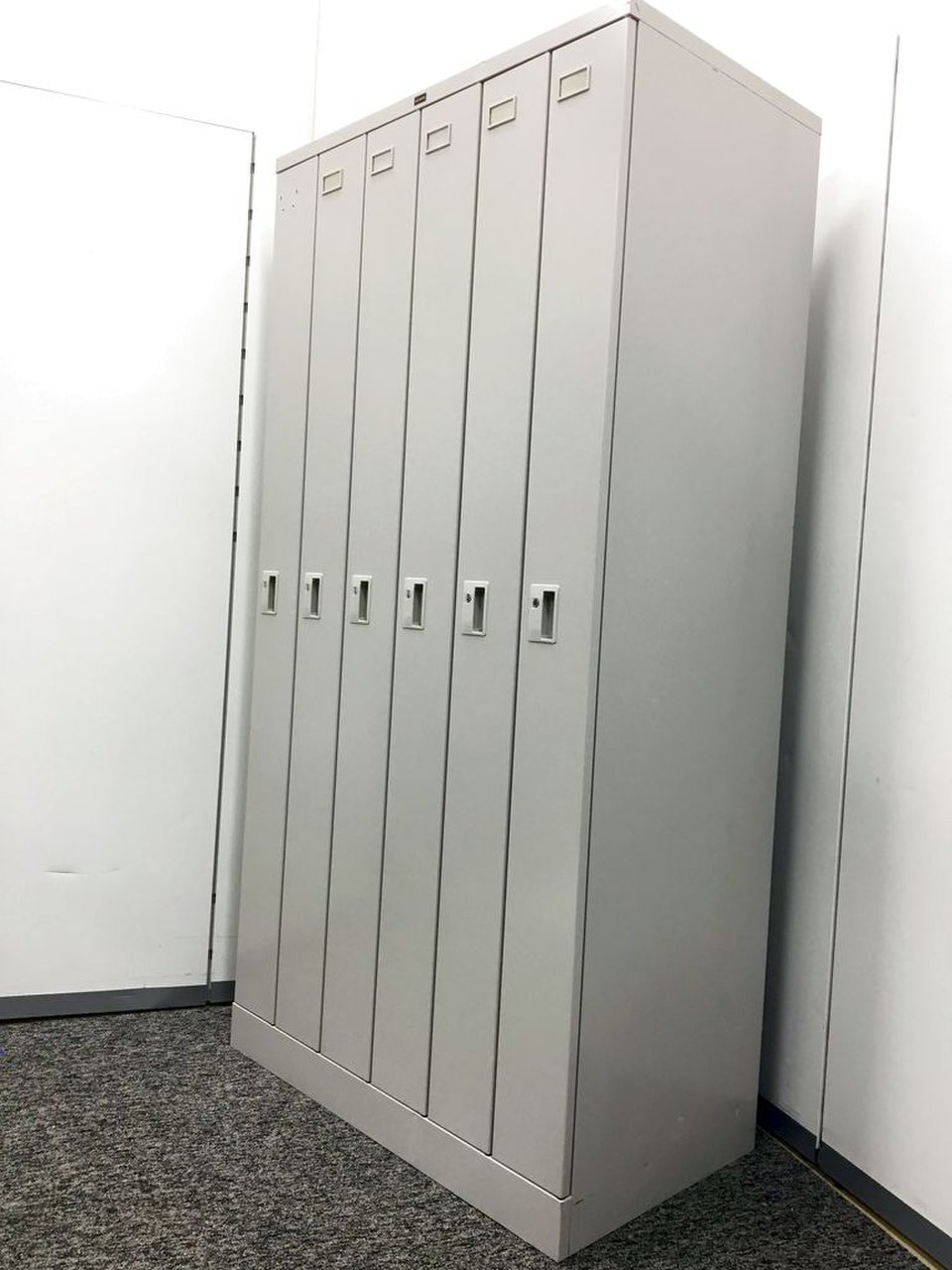 ロッカー　ダイヤル式　6人用　内田洋行　NF型
                        システム ロッカー 
                                    中古
            