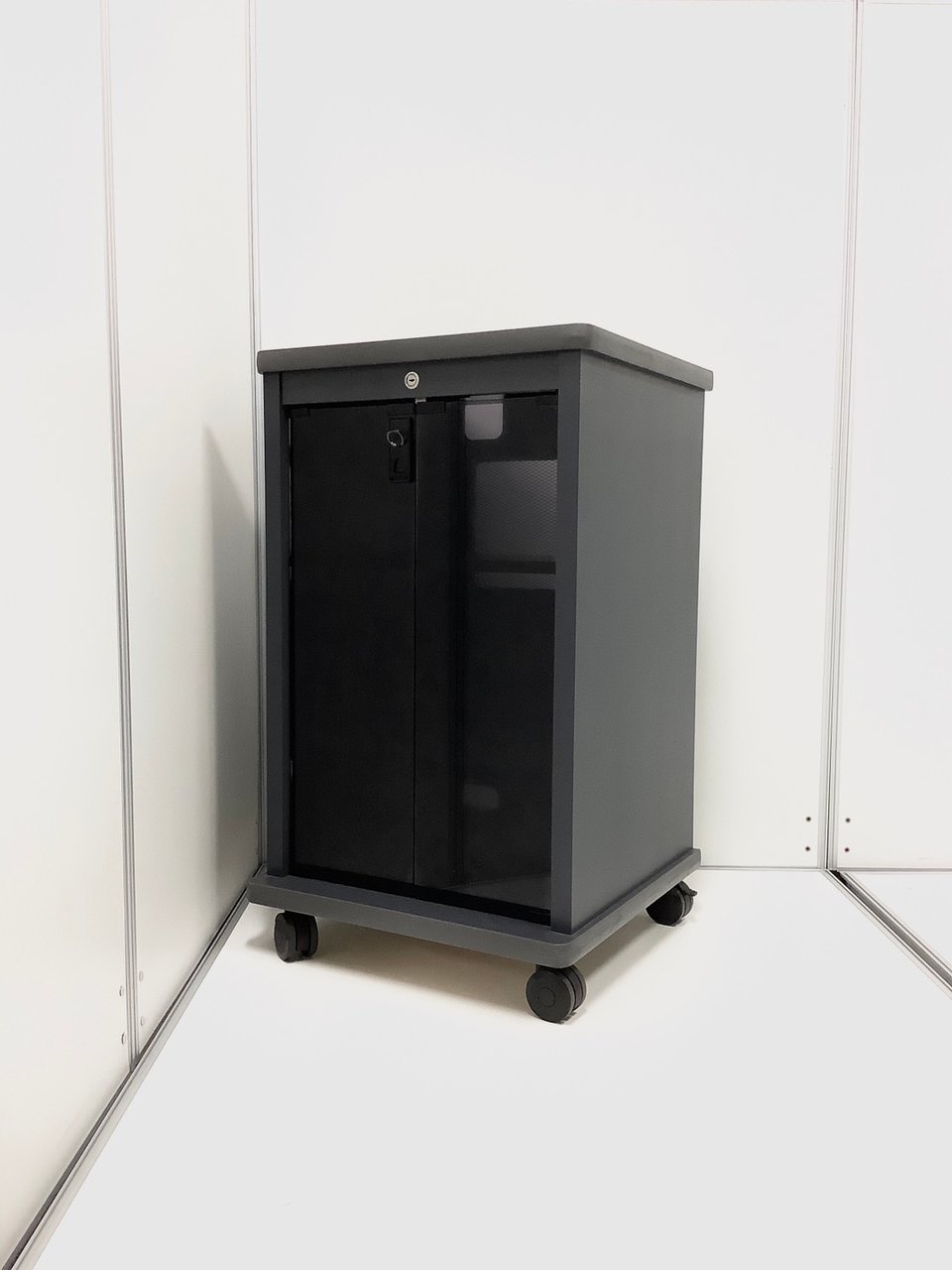 稀少品／おつとめ品／取れないものが付いておりますので特別価格にて／70%OFF　◆HAMILeX／ハヤミ工産　◆AVラック／機器収納ラック
                        その他シリーズ
                                    中古
            