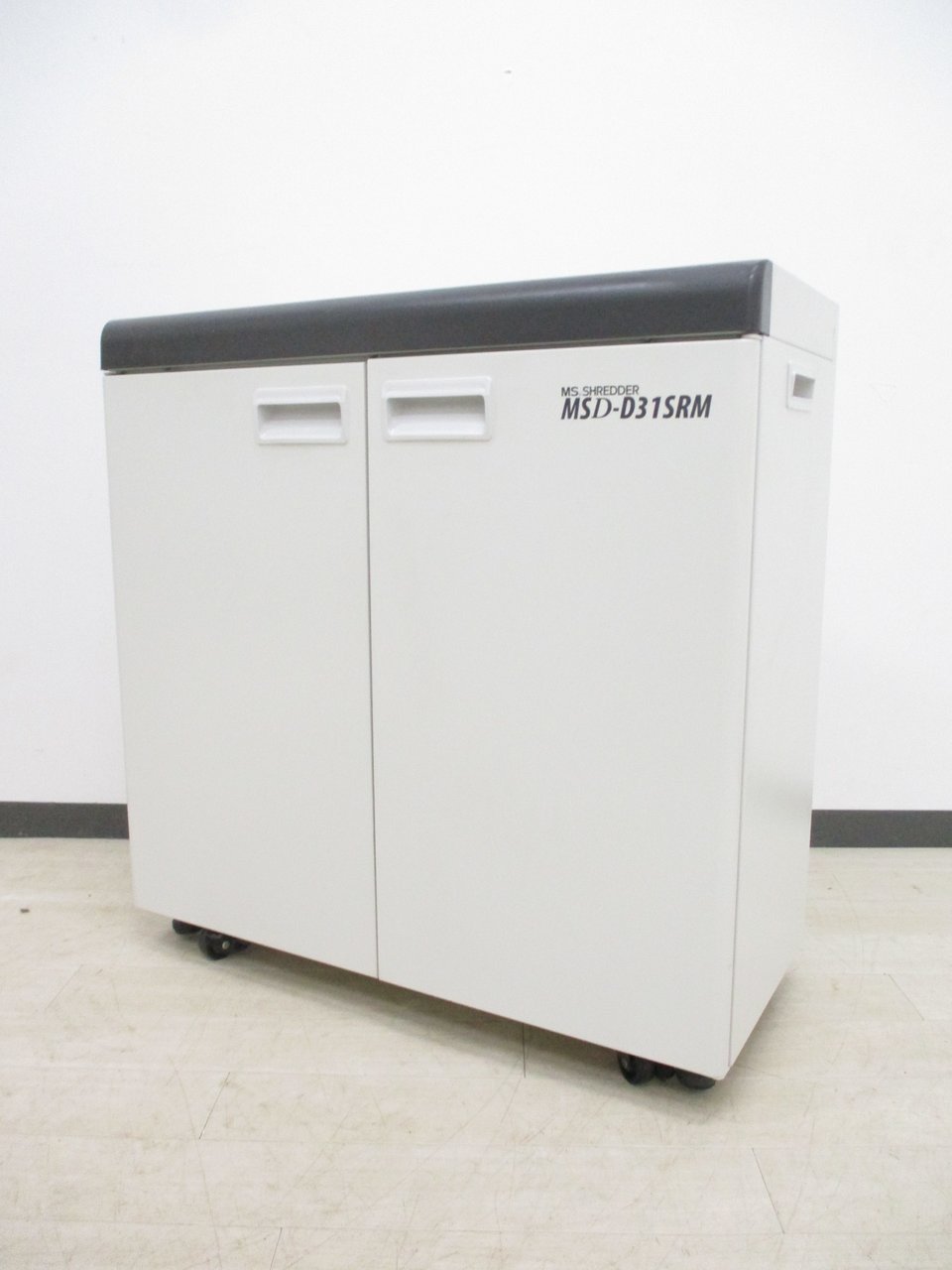 【定価39万のシュレッダー！】デスク横にも置けてかなり便利です！同時裁断枚数26枚！スパイラルカットで粉々に！
                        MSDシリーズ 
                                    中古
            
