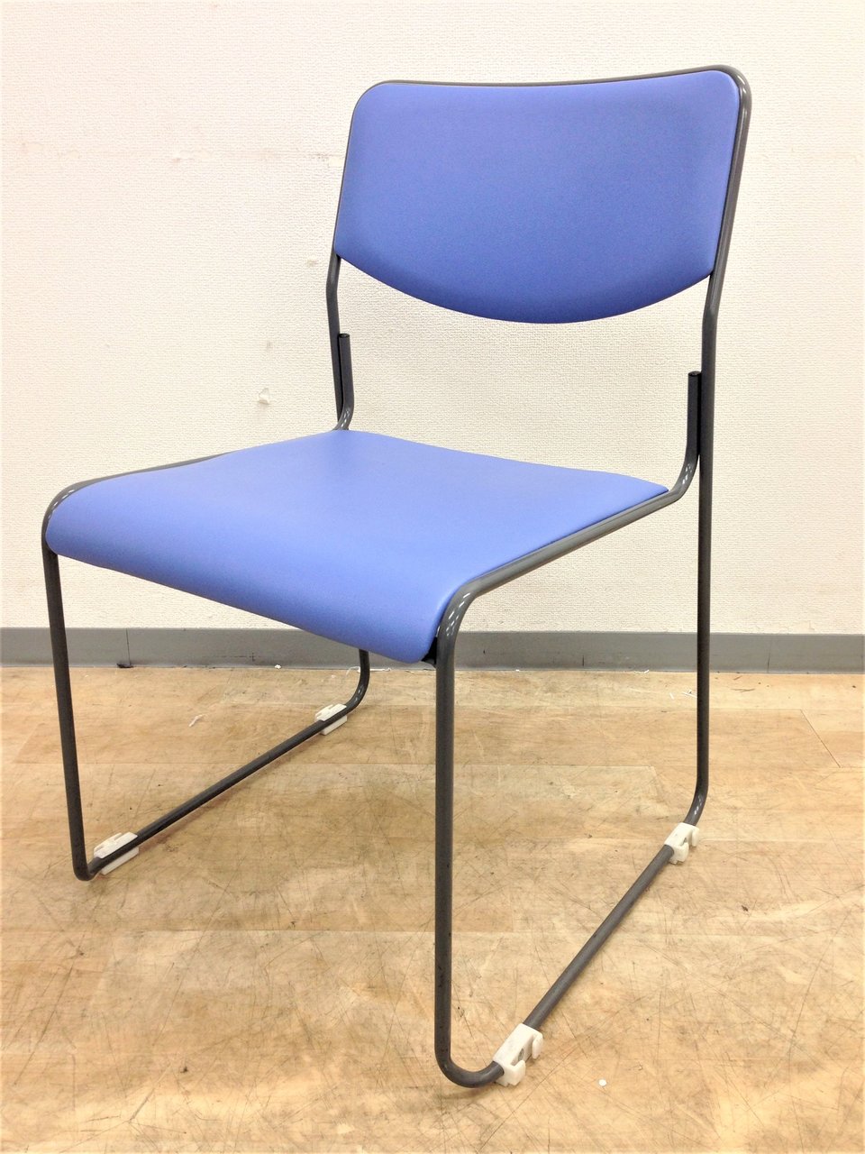 【まとまった数揃います】ブルー　スタッキングチェア　会議チェア
                        その他シリーズ
                                    中古
            