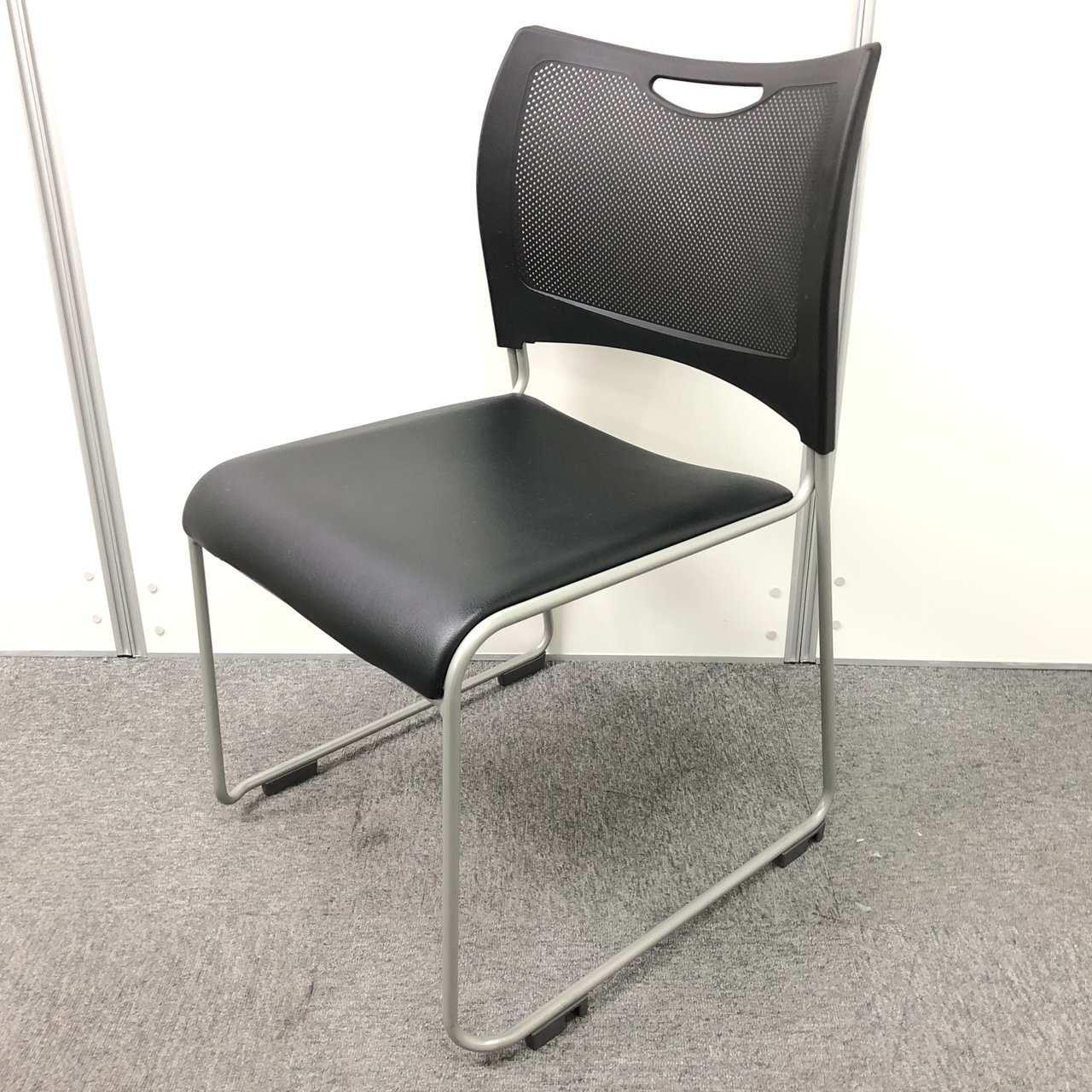 【クリーニング済み】【状態良好】ロット購入大歓迎　背面樹脂メッシュ×ビニールレザー
                        その他シリーズ
                                    中古
            