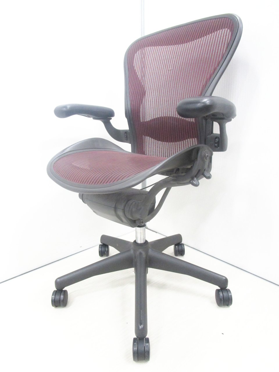 【ワケあり価格！】【座面に穴あり】【椅子の王様】ハーマンミラー/アーロンチェアスタンダードフル装備/ランバーサポート付き
                        アーロンチェア（ランバー
                                    中古
            