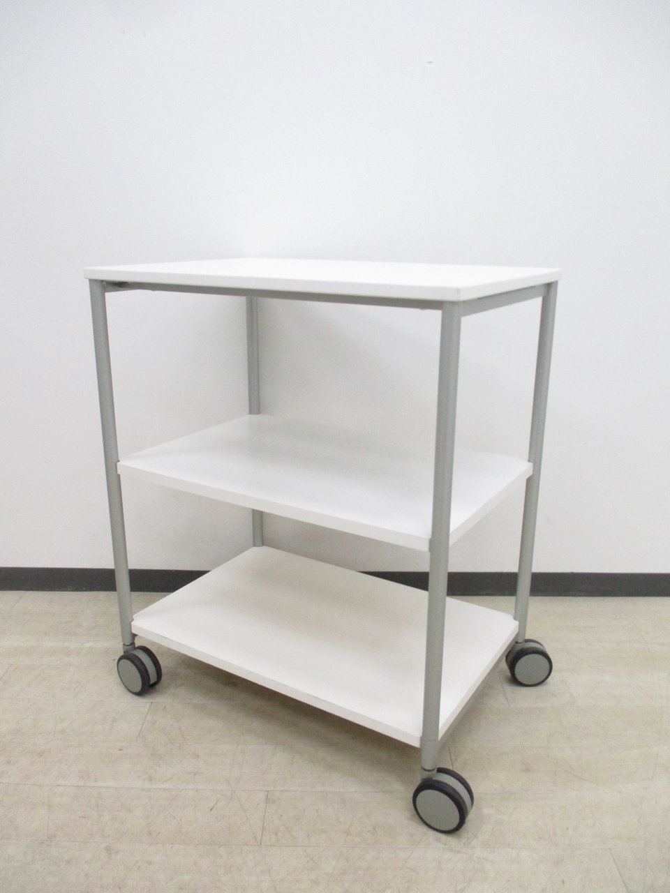 キャスター付きの便利なプリンター台！中古だと安い！
                        Telephonestand 
                                    中古
            