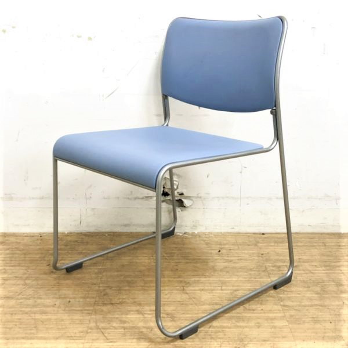 【複数脚入荷】会議や談笑スペースに最適　重ねておけるので省スペース化に貢献　
                        MP-100シリーズ 
                                    中古
            