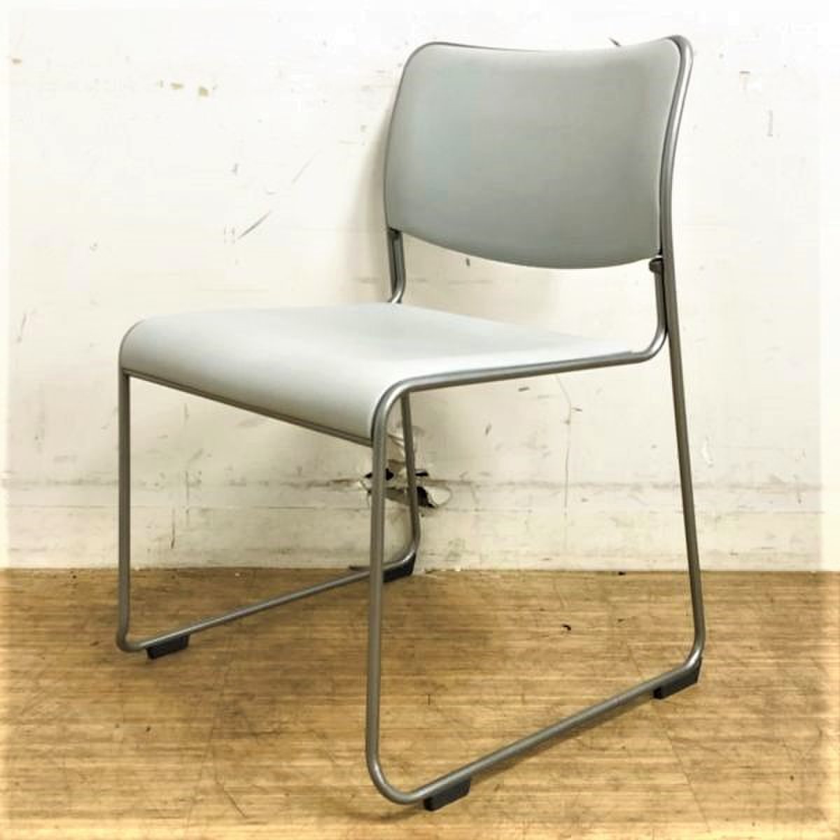 【複数脚入荷】会議や談笑スペースに最適　重ねておけるので省スペース化に貢献　
                        MP-100シリーズ 
                                    中古
            