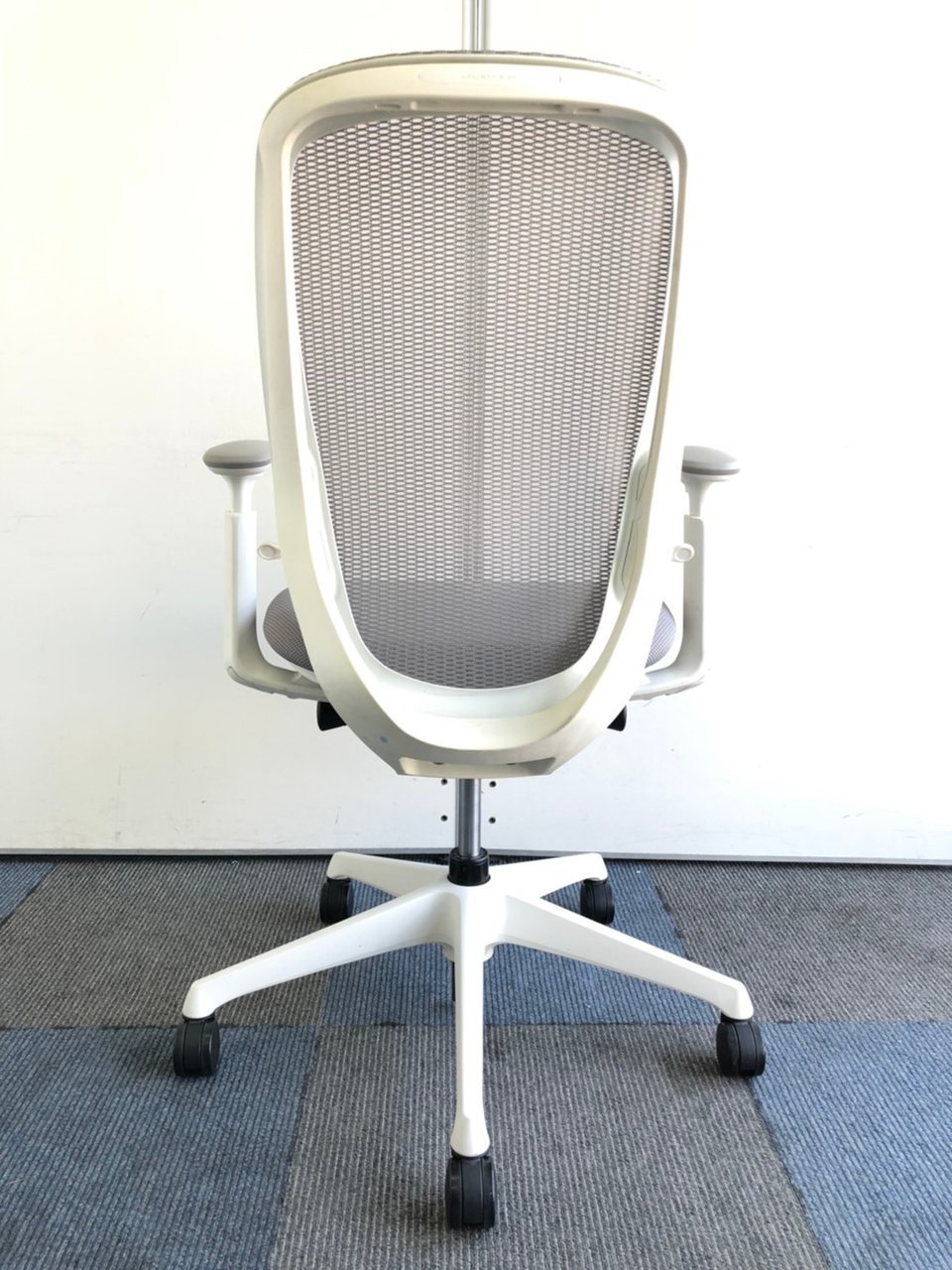 中古】シルフィー C685XW FMR3 オカムラ/okamura 肘付ハイバック