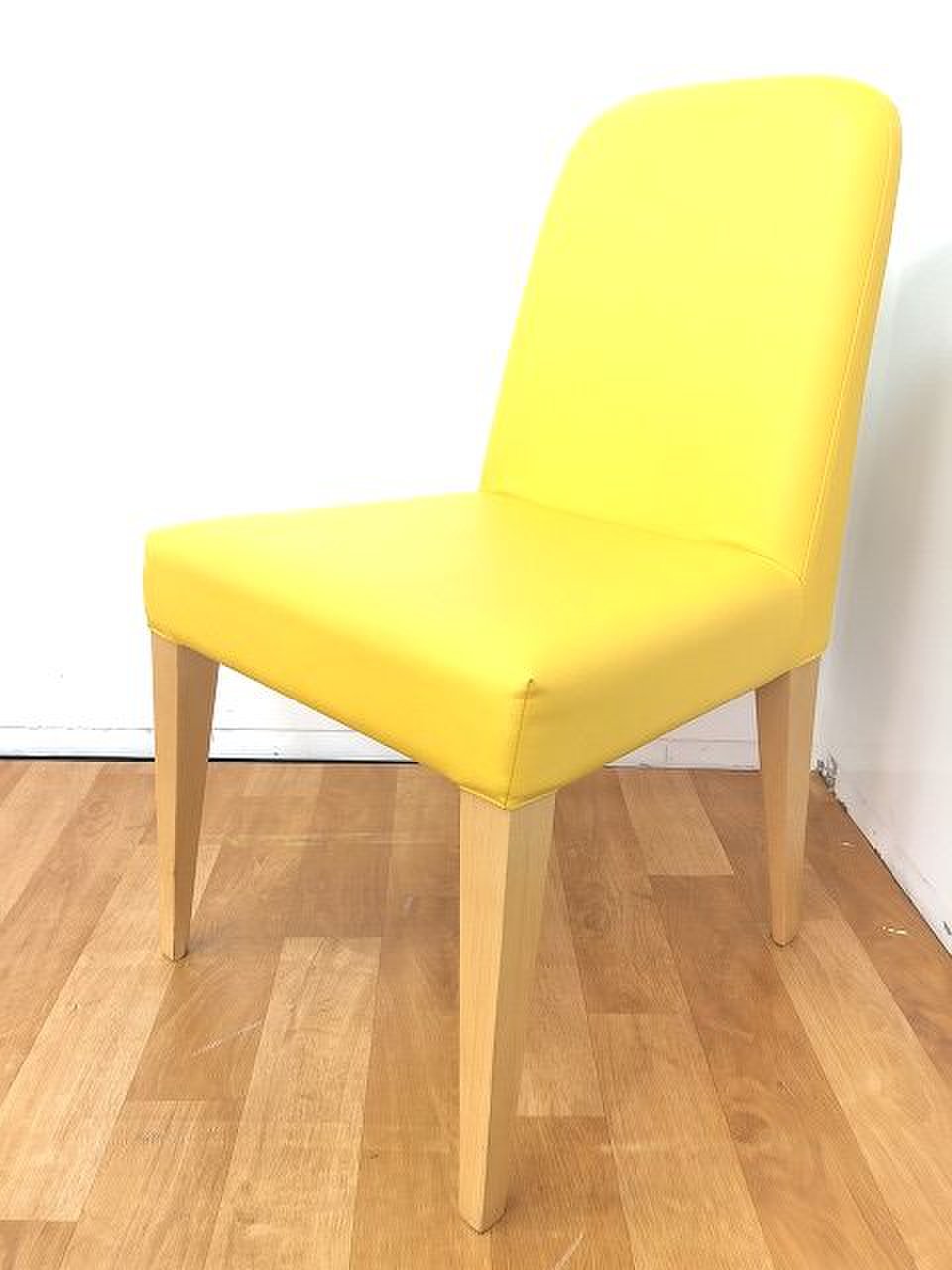 【キレイなイエローカラーのオシャレチェアの入荷です！！】
                        その他シリーズ
                                    中古
            