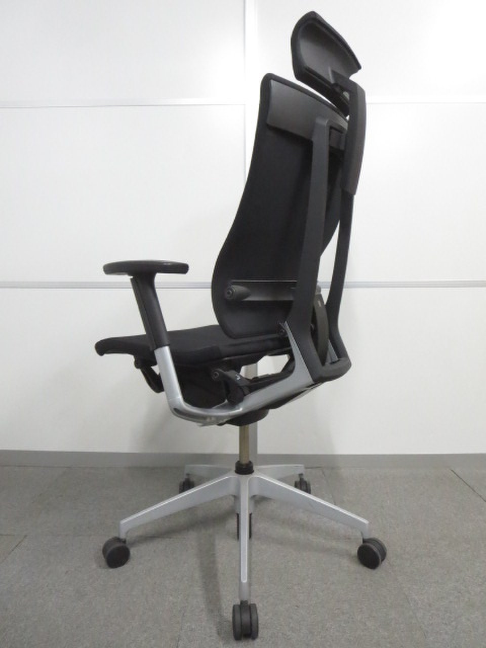 中古】スピーナチェア イトーキ/ITOKI 肘付ハイバックチェア