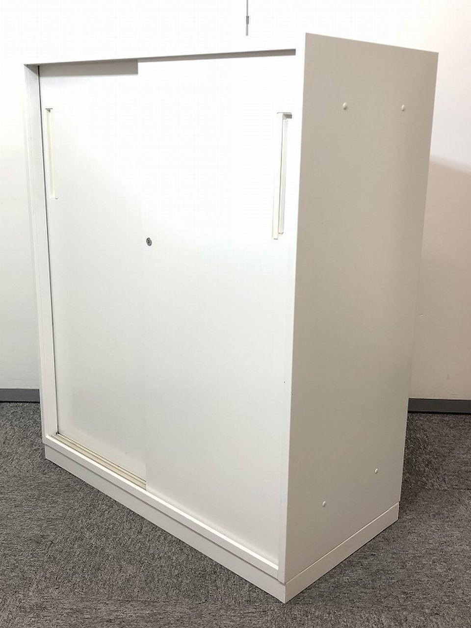 【鍵作成可】
【省スペースな引き違いタイプ】
内田洋行/HS？ホワイト
                        HS
                                    中古
            