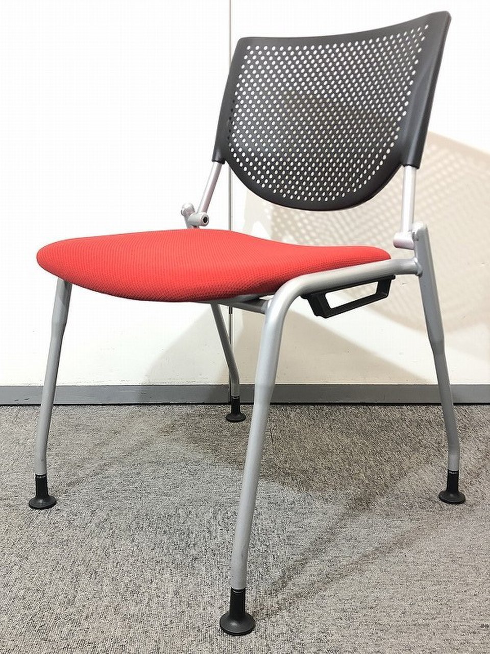 【在庫入替品】スタッキングチェア　コクヨ製　プロスタック　コスト重視の方におすすめ　ロット　状態良好
                        プロスタック 
                                    中古
            