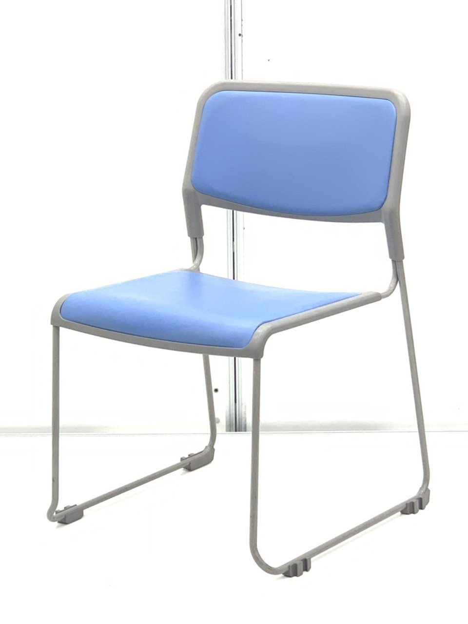 【汚れ落としやすいビニール製】丈夫な国内メーカー製スタッキングチェア！重ね置きでスペースを有効に！ライオン製　
                        その他シリーズ
                                    中古
            