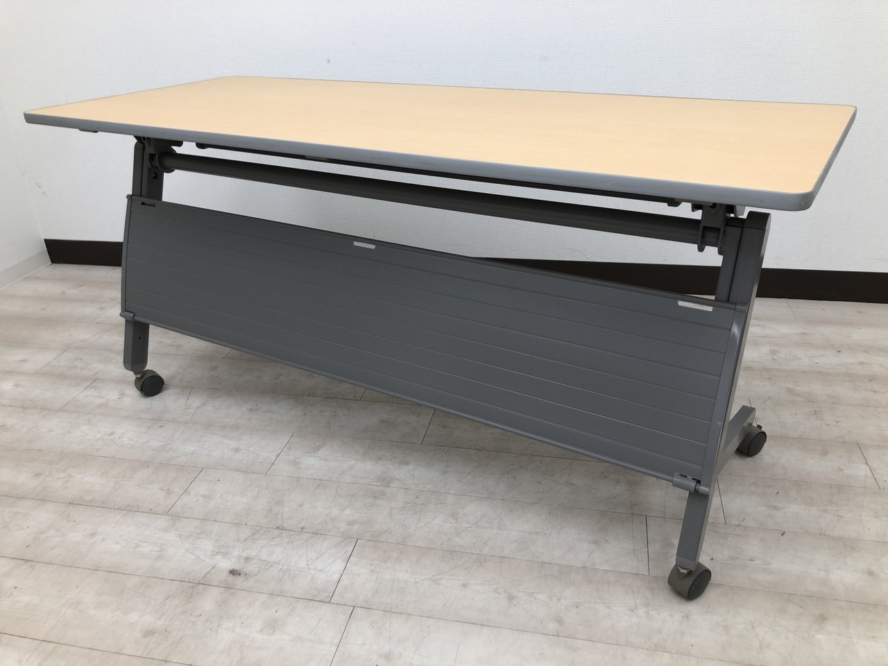 セミナーや会議用として！イトーキ/ナチュラル/1800サイズ【RP】
                        その他シリーズ
                                    中古
            