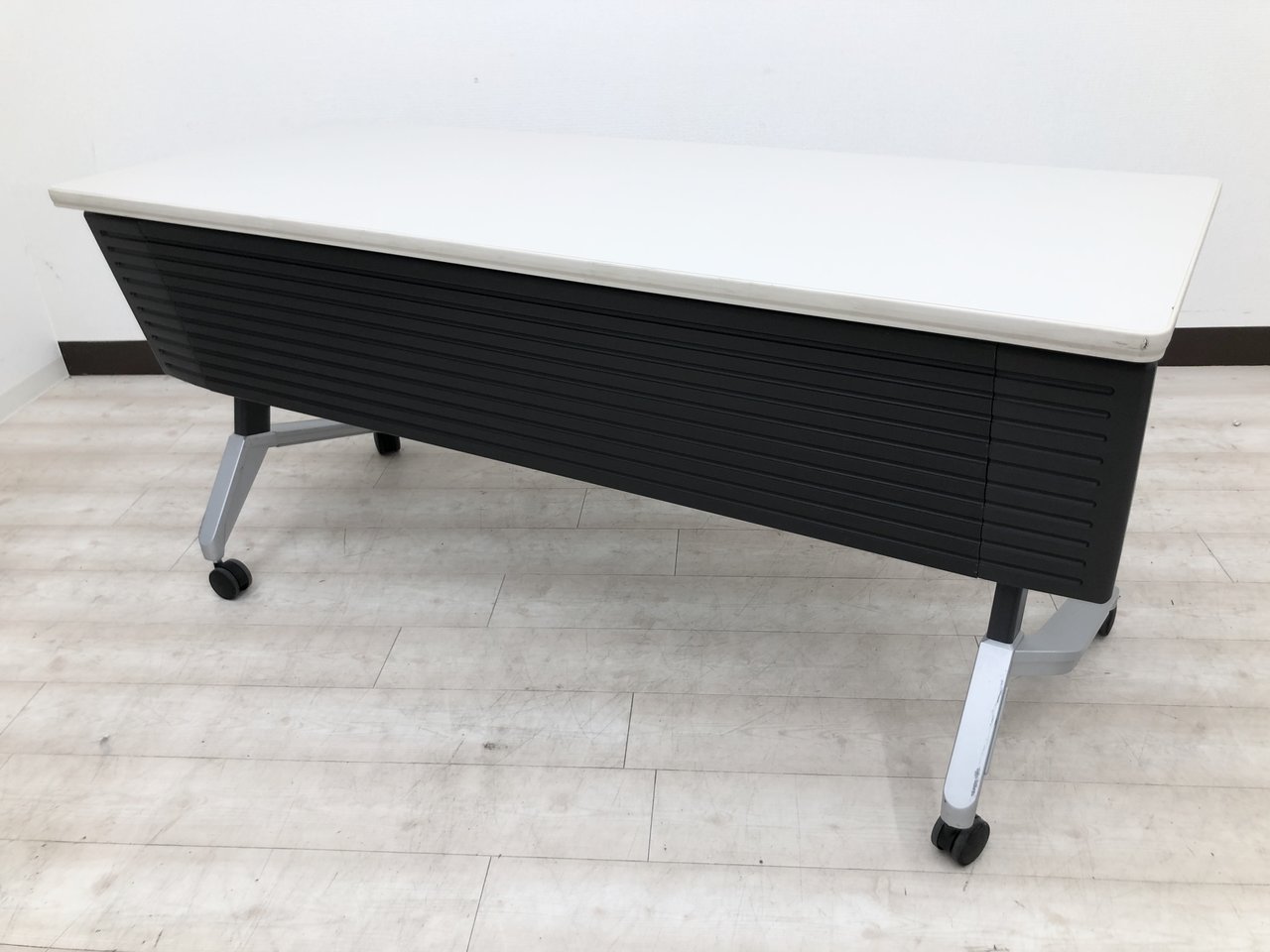 会議室やセミナー用におすすめ！コクヨ/スタックテーブル/1800サイズ【RP】
                        KT-620シリーズ 
                                    中古
            