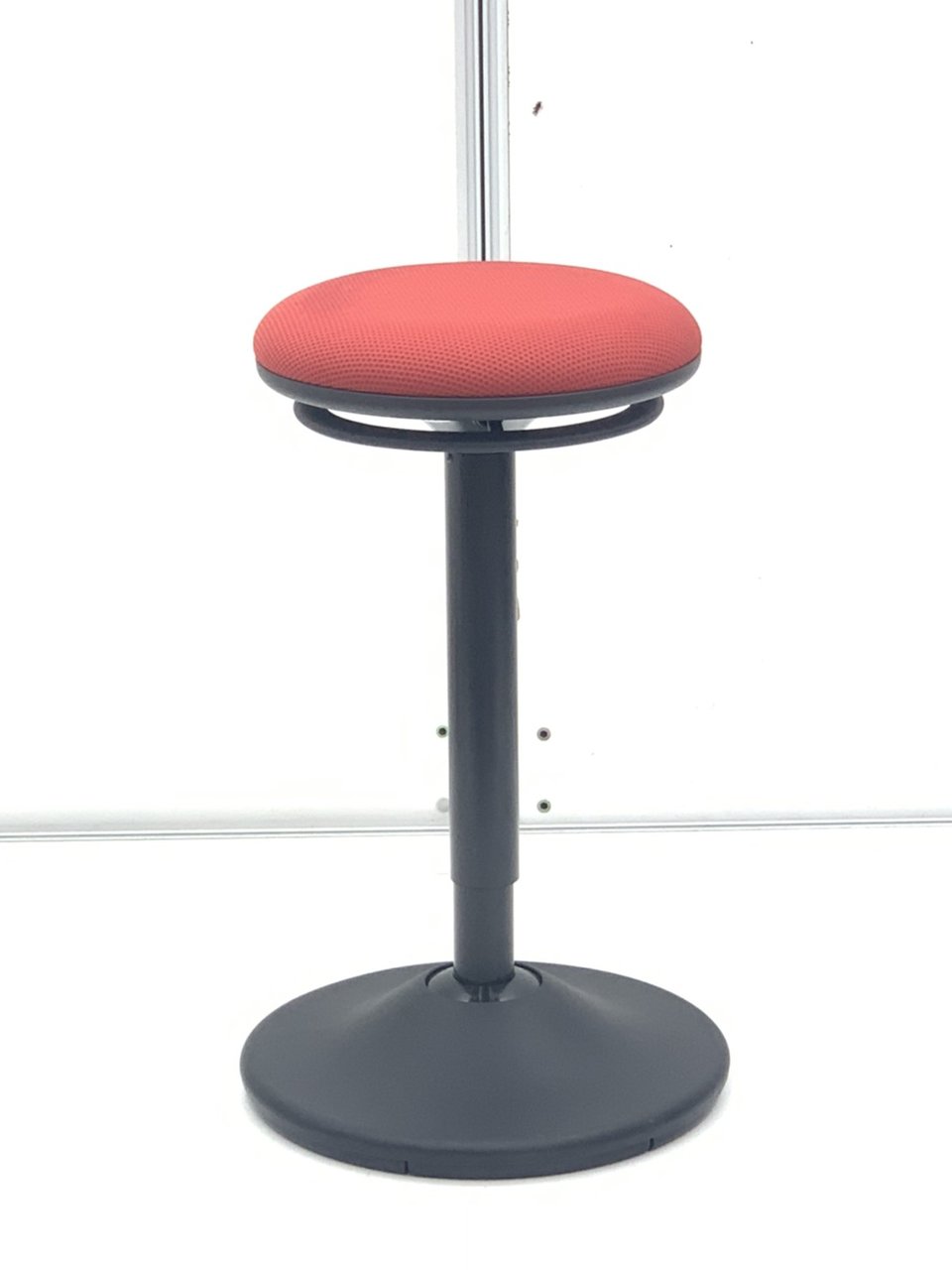 【2017年製】カウンターテーブルと高相性！立ち姿勢でのミーティングに！数量ご相談ください！オカムラ製　ピルエット
                        Pirouettoシリーズ 
                                    中古
            