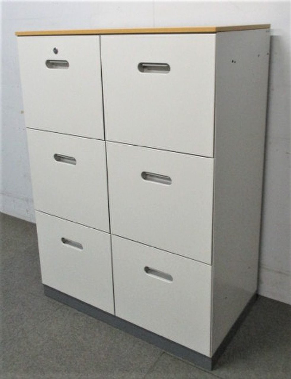 ■ファイリングキャビネット　A4サイズ6段収納（2列3段引出し）ナチュラル天板付き【バーチカルキャビネット】
                        その他
                                    中古
            