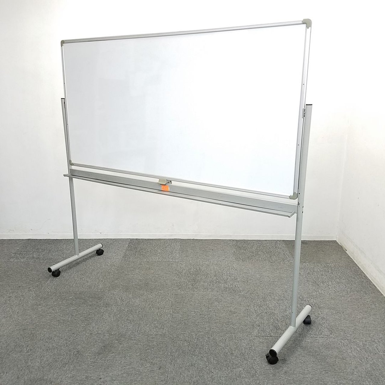 【板面に少し凹み有り】脚付き両面タイプ！中古　ホワイトボード　オフィス
                        その他シリーズ
                                    中古
            