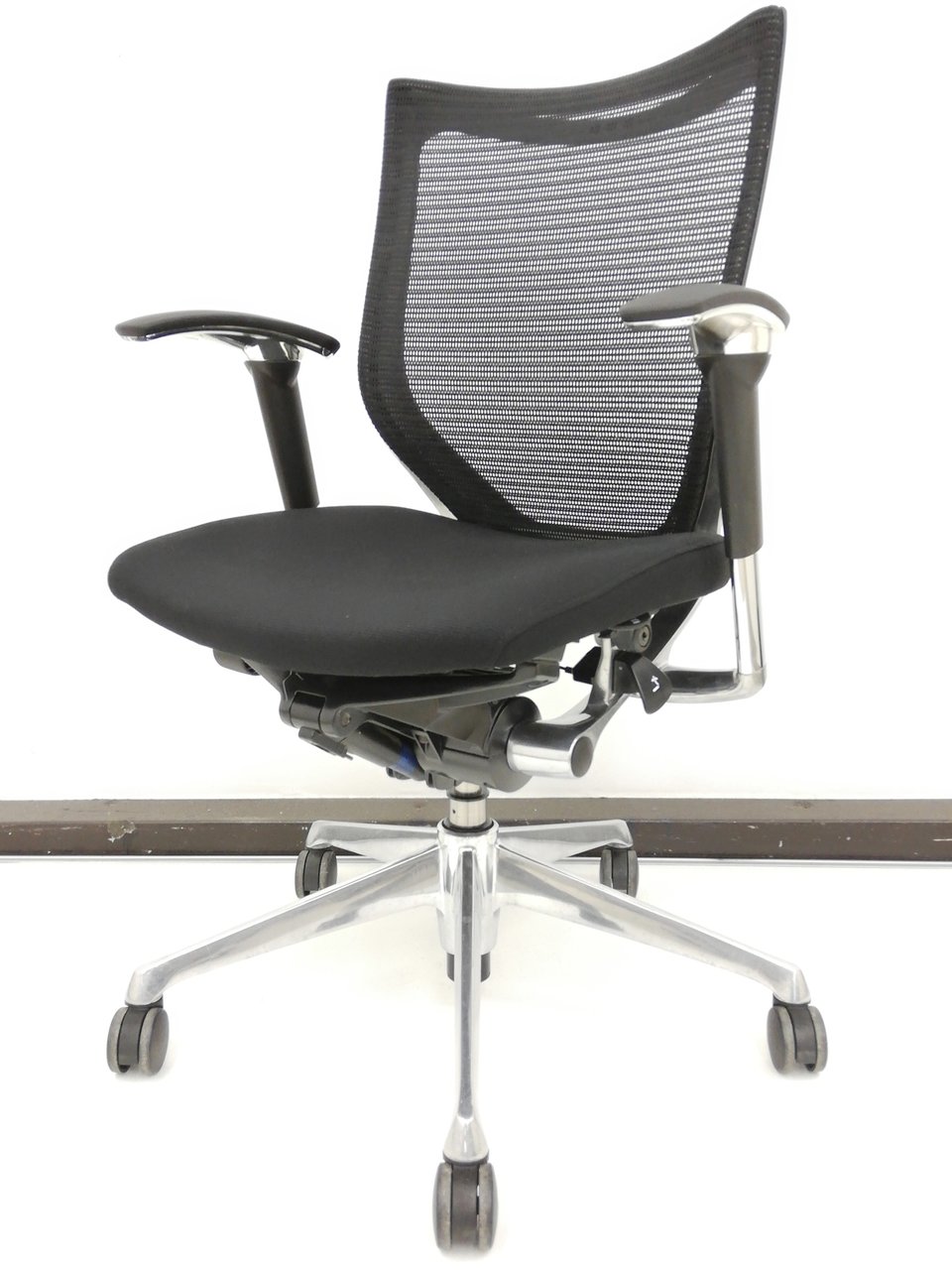 【残りわずか！】大人気バロン（Baron）チェア！ポリッシュ仕上げ！※肘掛けパット新品◆オカムラ製
                        バロン 
                                    中古
            