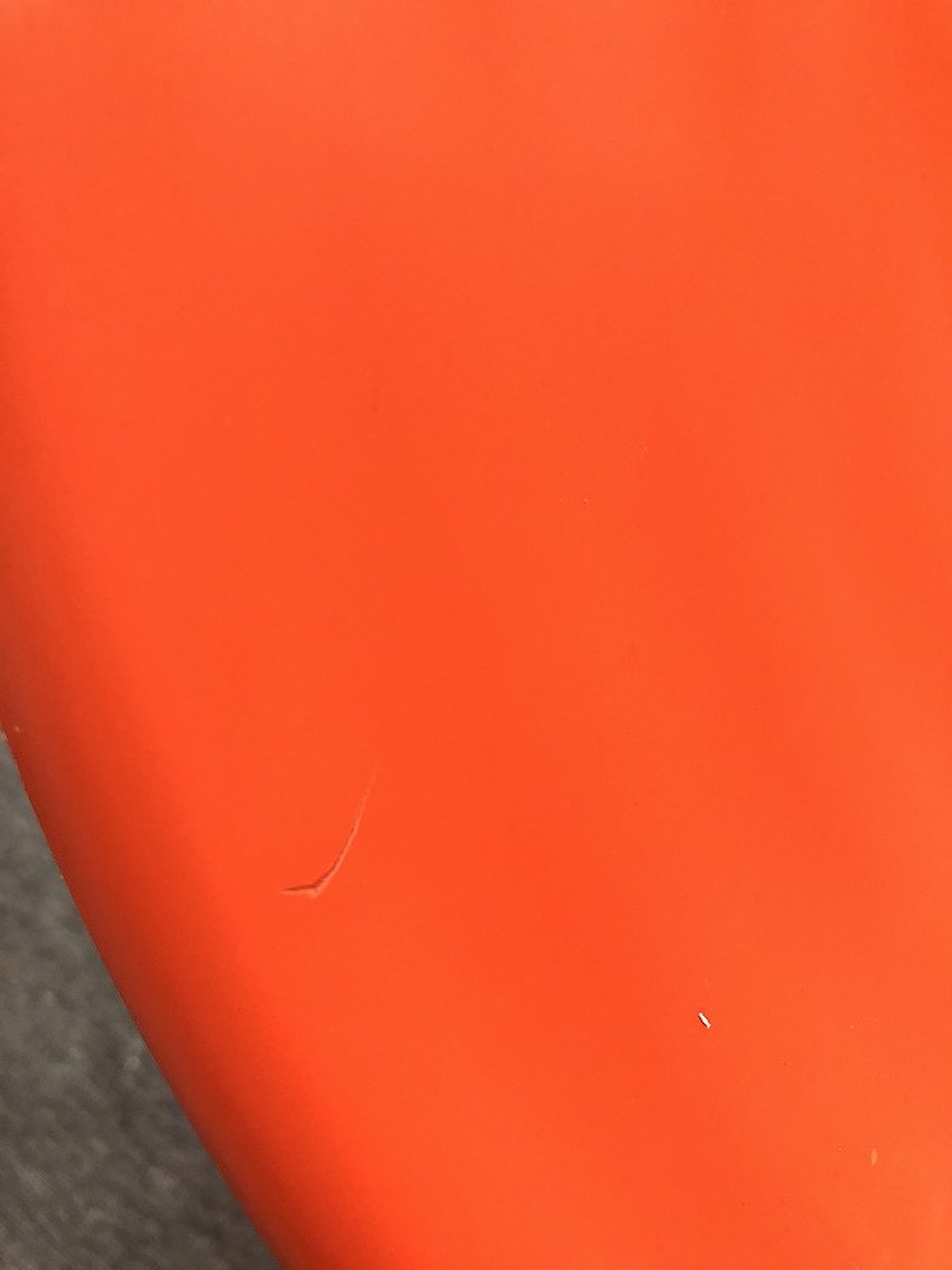 vitra ヴィトラ トムバックチェア スタッキングチェア オレンジ 中古】トムバックチェア vitra/ヴィトラ スタッキングチェア