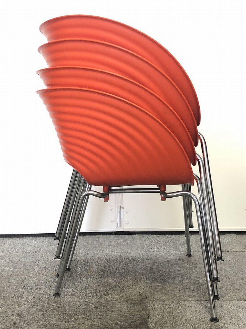 vitra ヴィトラ トムバックチェア スタッキングチェア オレンジ 中古】トムバックチェア vitra/ヴィトラ スタッキングチェア