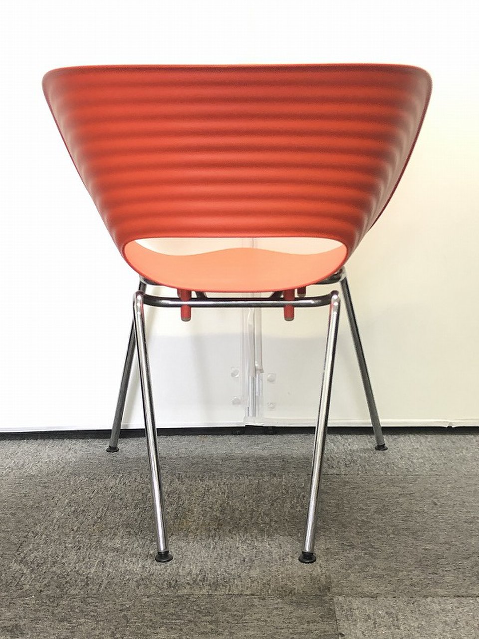 vitra ヴィトラ トムバックチェア スタッキングチェア オレンジ 中古】トムバックチェア vitra/ヴィトラ スタッキングチェア