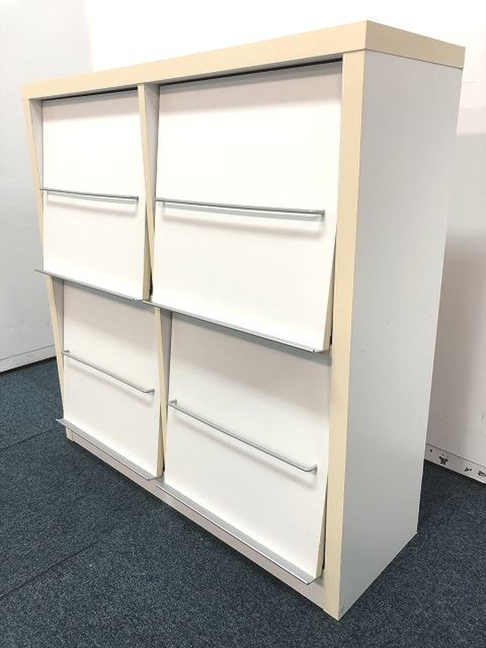 【ご自宅用としても丁度よい雑誌架の入荷です！！】
                        その他シリーズ
                                    中古
            