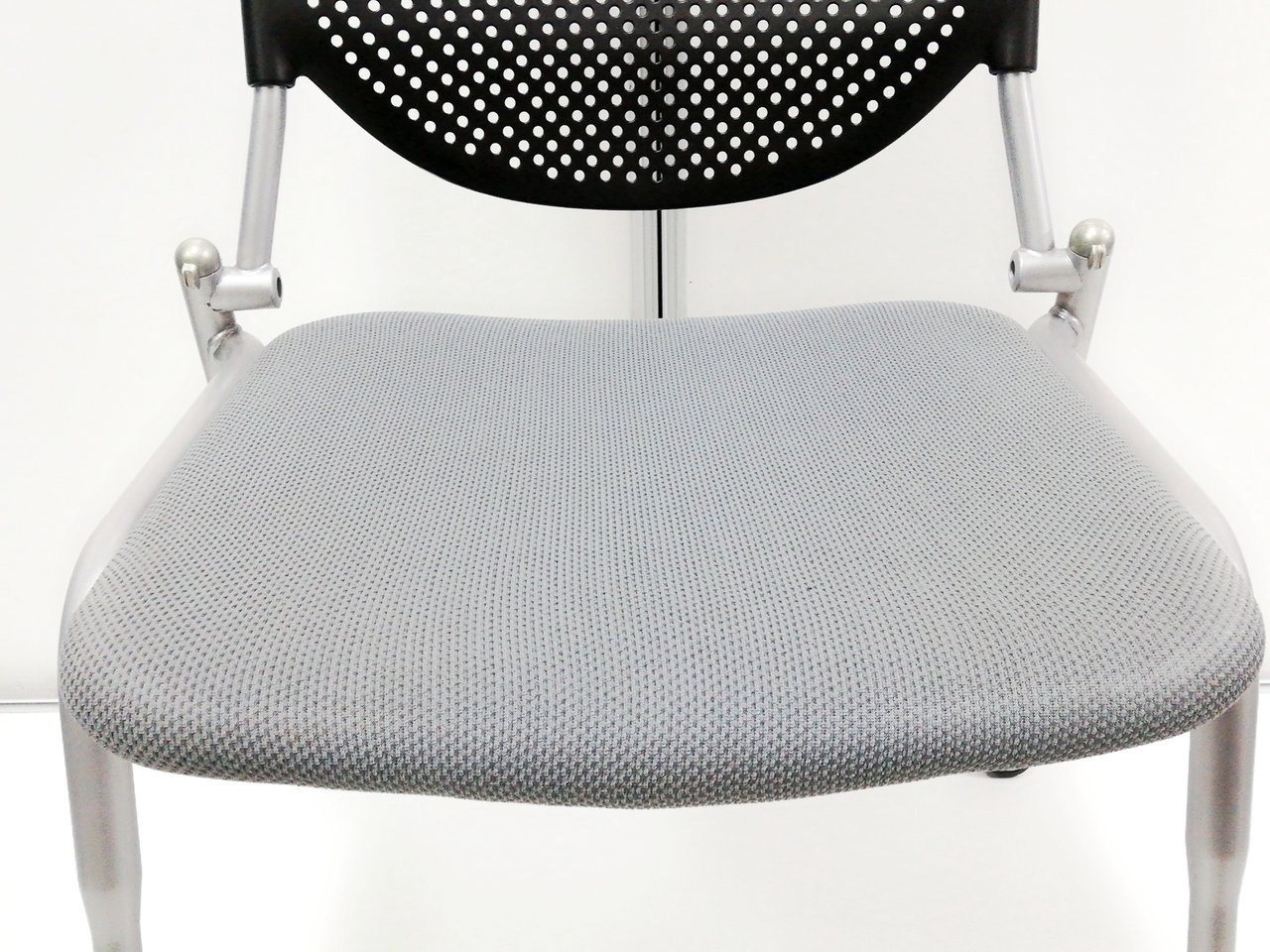 【中古】 オカムラ8139ZZ スタッキングチェア　キャスター付 中古】プロスタック 8139ZZ オカムラ/okamura スタッキング