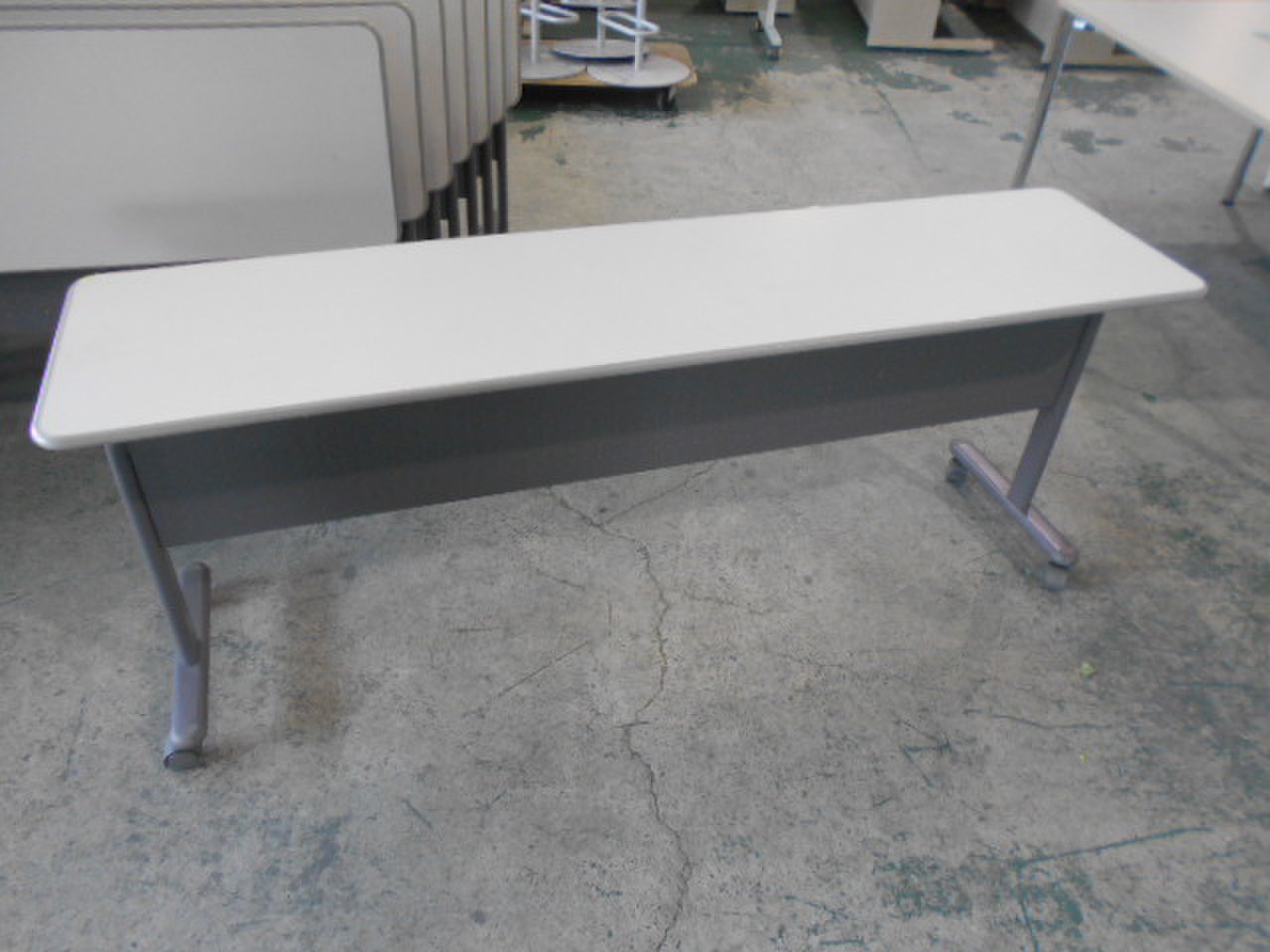 【スタックテーブル】【幕板付き】【京都・滋賀】
                        その他シリーズ
                                    中古
            